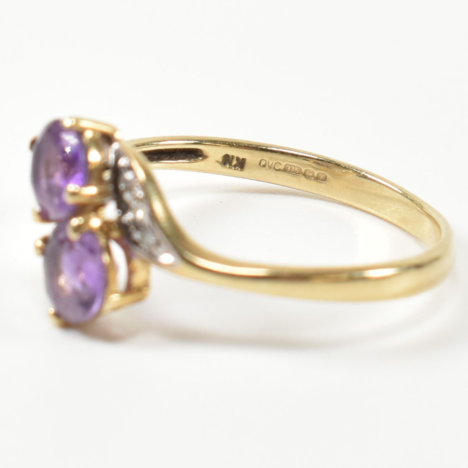 HALLMARKED 9CT GOLD AMETHYST & DIAMOND CROSS OVER RING - Image 9 of 10