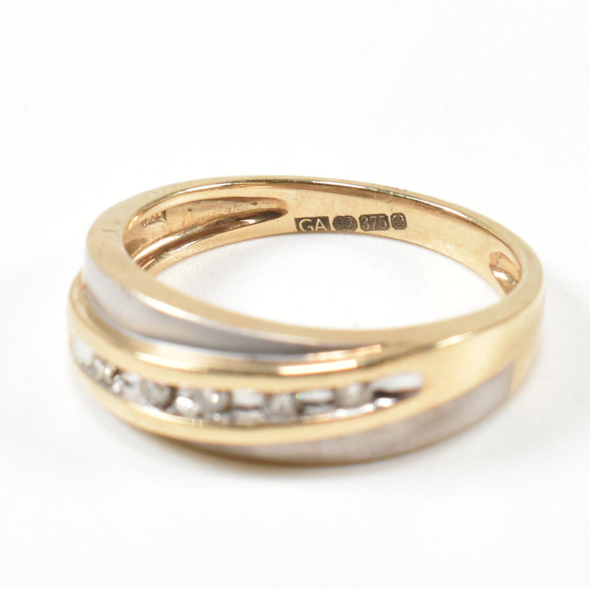 HALLMARKED 9CT GOLD & DIAMOND TWO TONE BAND RING - Image 9 of 9