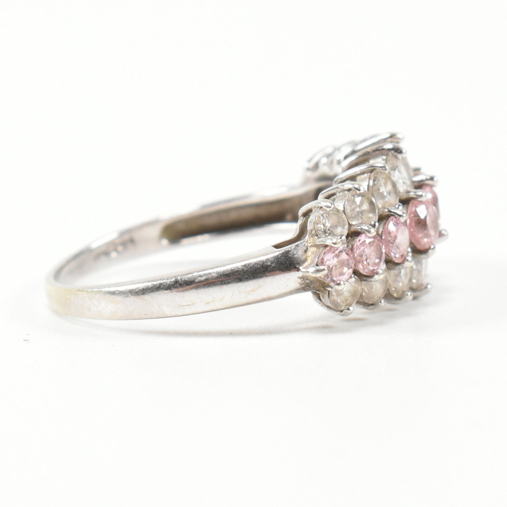 HALLMARKED 9CT WHITE GOLD & CZ CLUSTER RING - Image 6 of 10