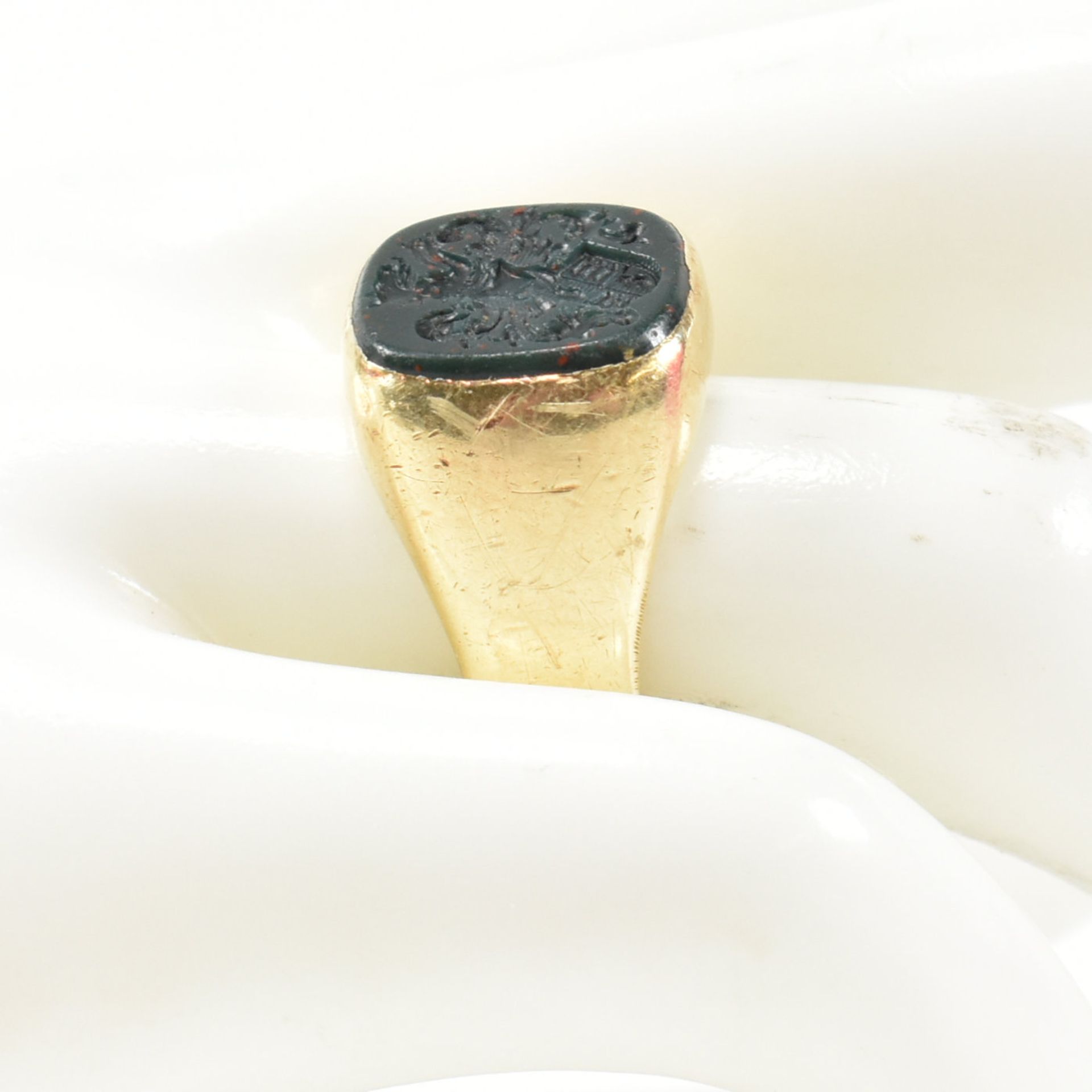 14CT GOLD & BLOODSTONE INTAGLIO SIGNET RING - Bild 7 aus 7