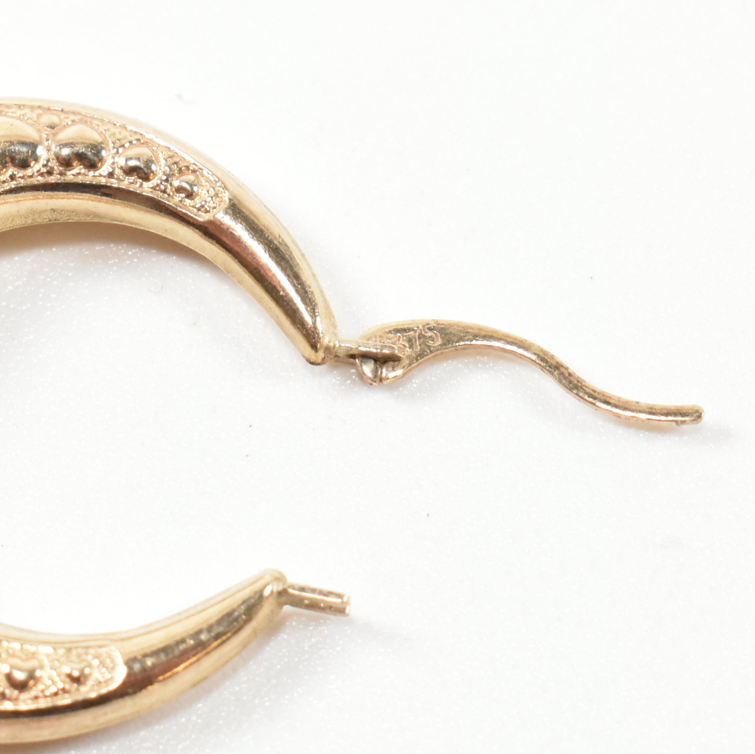 TWO PAIRS OF 9CT GOLD HOOP EARRINGS - Image 4 of 4