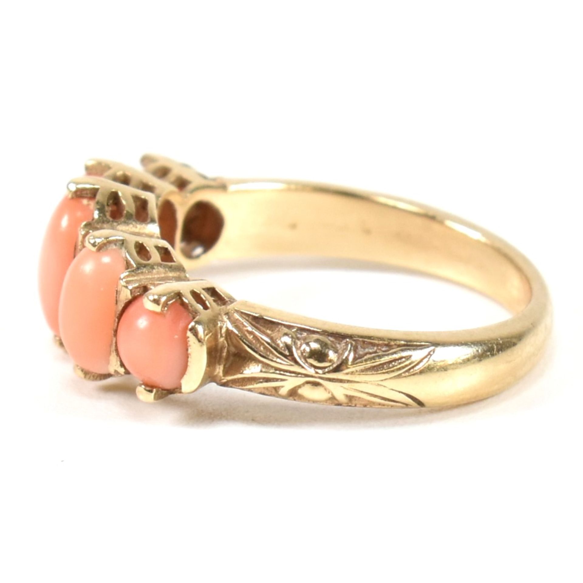 HALLMARKED 9CT GOLD & CORAL FIVE STONE RING - Image 3 of 8