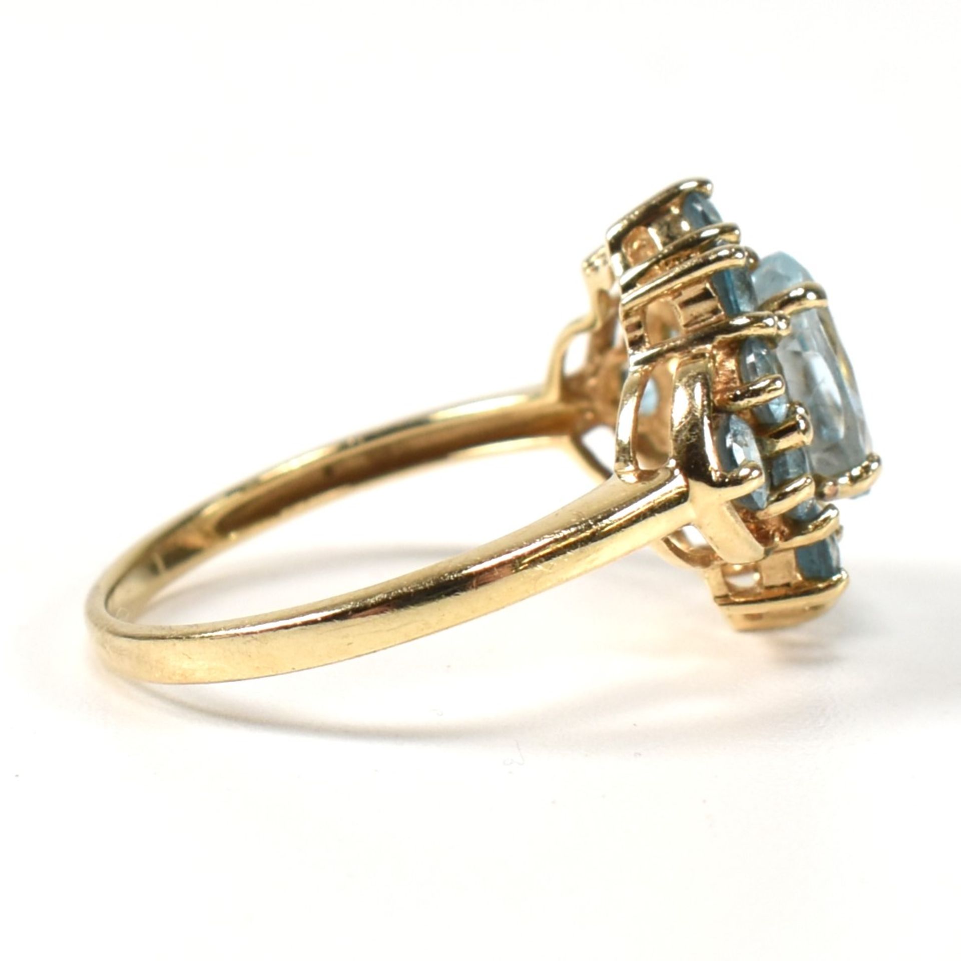 HALLMARKED 9CT GOLD & TOPAZ CLUSTER RING - Image 2 of 8