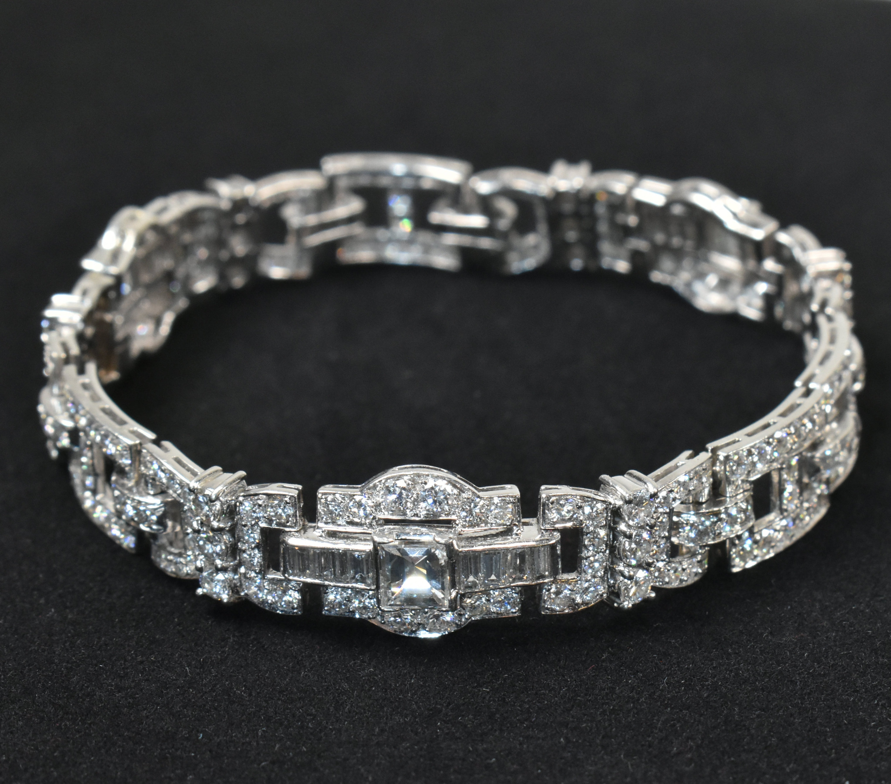 CASED ART DECO PLATINUM & DIAMOND BRACELET EST 8CTS - Image 3 of 10