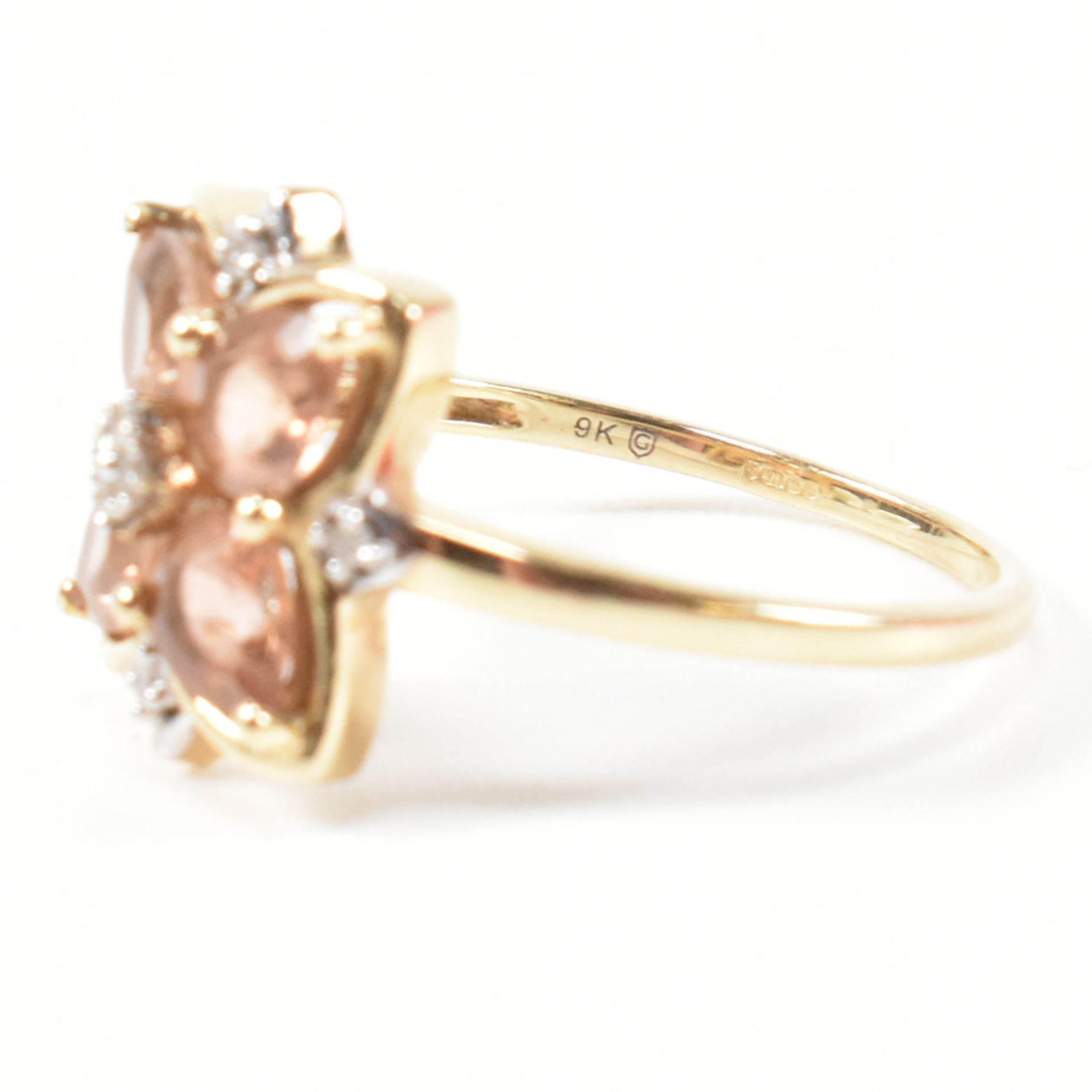 HALLMARKED 9CT GOLD SUNSTONE & DIAMOND CLUSTER RING - Bild 6 aus 8