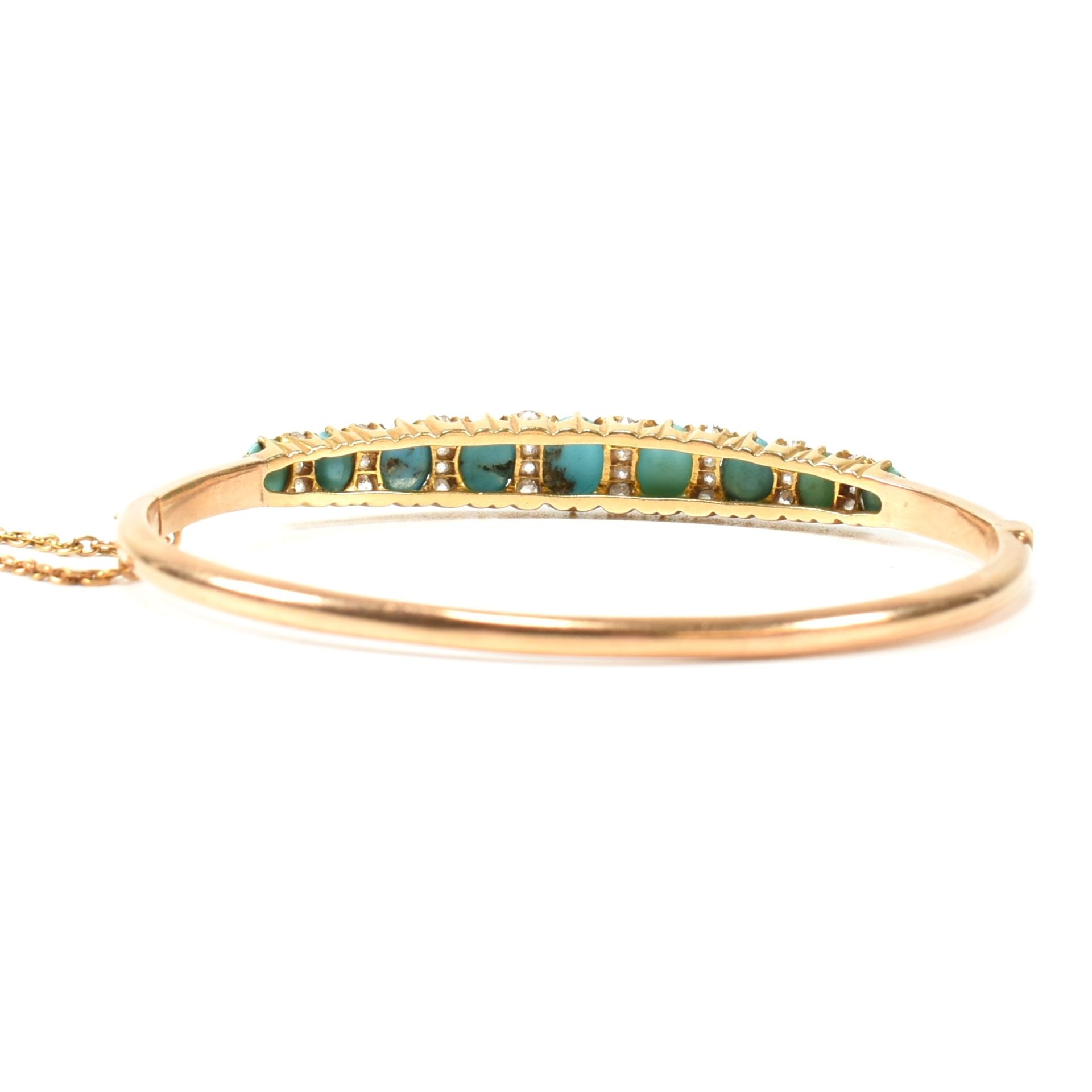 LATE VICTORIAN GOLD TURQUOISE & DIAMOND HINGED BANGLE - Image 4 of 8