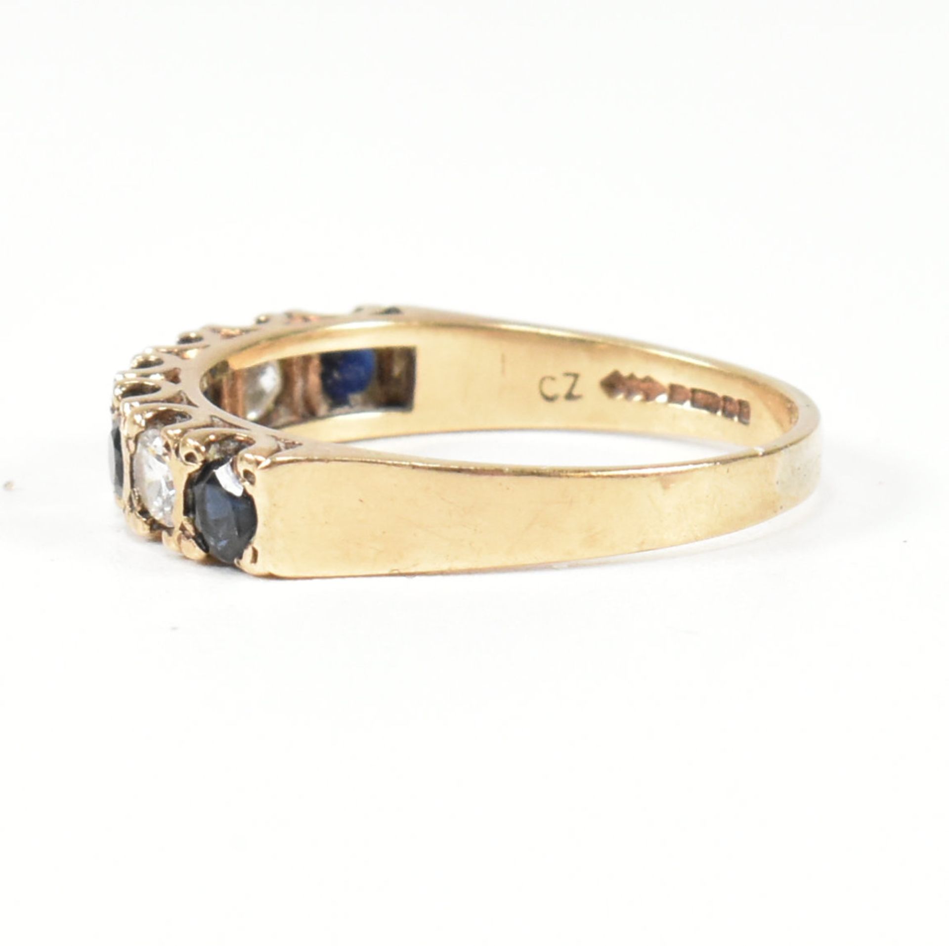 HALLMARKED 9CT GOLD SAPPHIRE & CZ HALF HOOP RING - Bild 4 aus 9