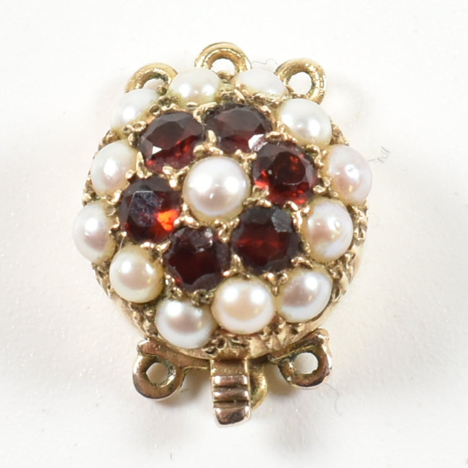 HALLMARKED 9CT GOLD PEARL & GARNET CLUSTER NECKLACE BOX CLASP - Bild 2 aus 7