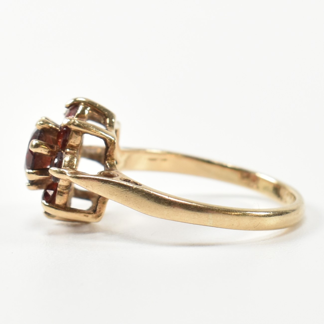 HALLMARKED 9CT GOLD & GARNET CLUSTER RING - Image 7 of 9