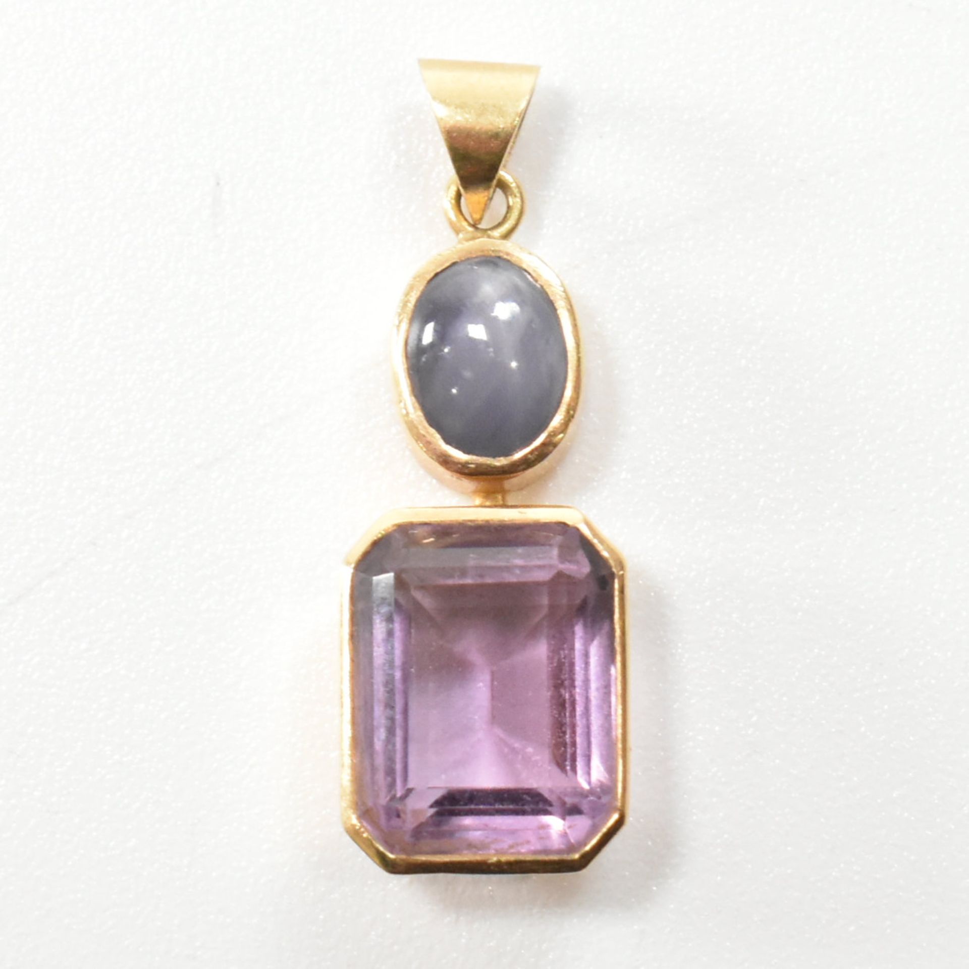 HALLMARKED 18CT GOLD AMETHYST & STAR SAPPHIRE NECKLACE PENDANT