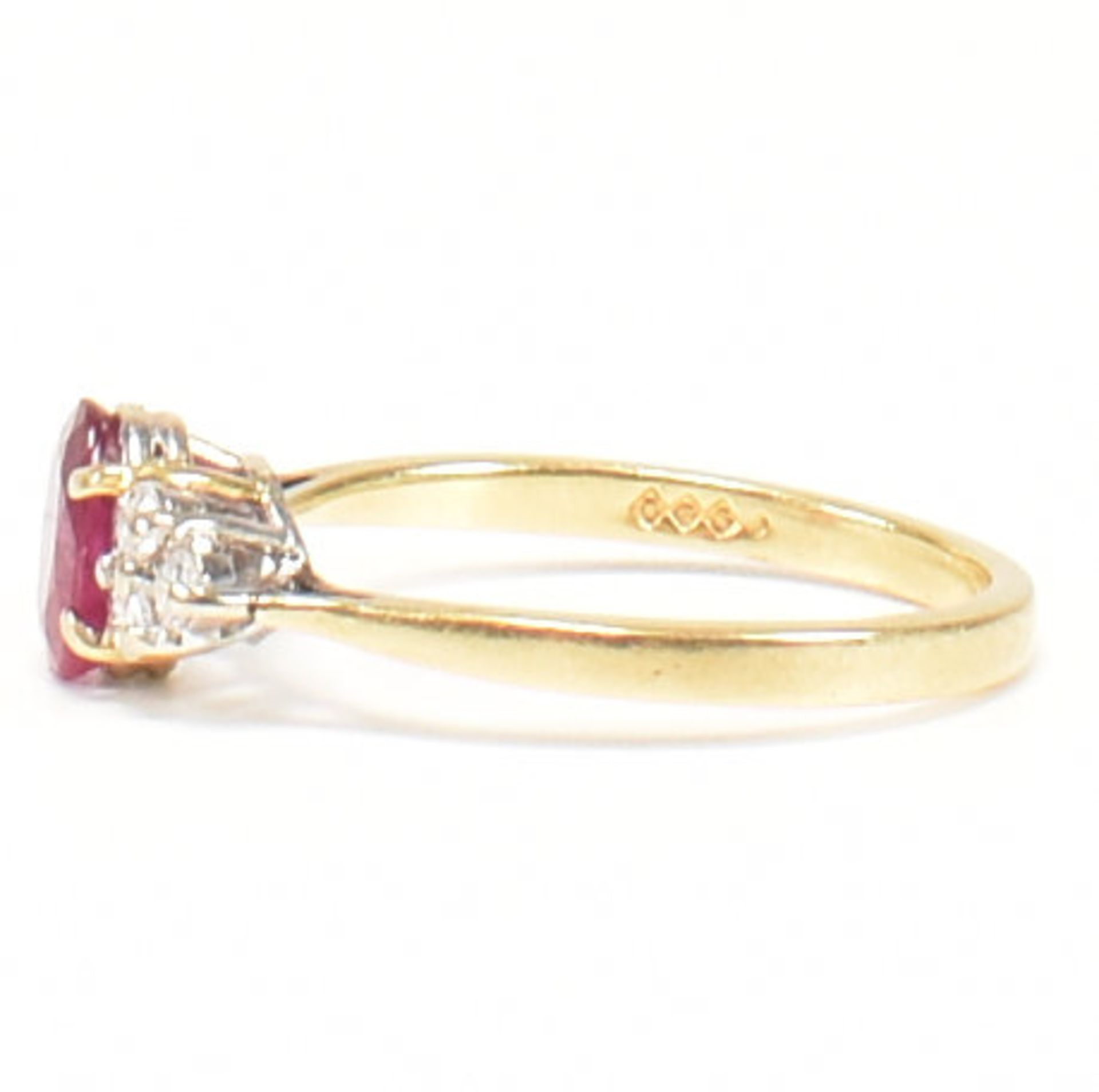 HALLMARKED 18CT GOLD RUBY & DIAMOND RING - Image 4 of 9