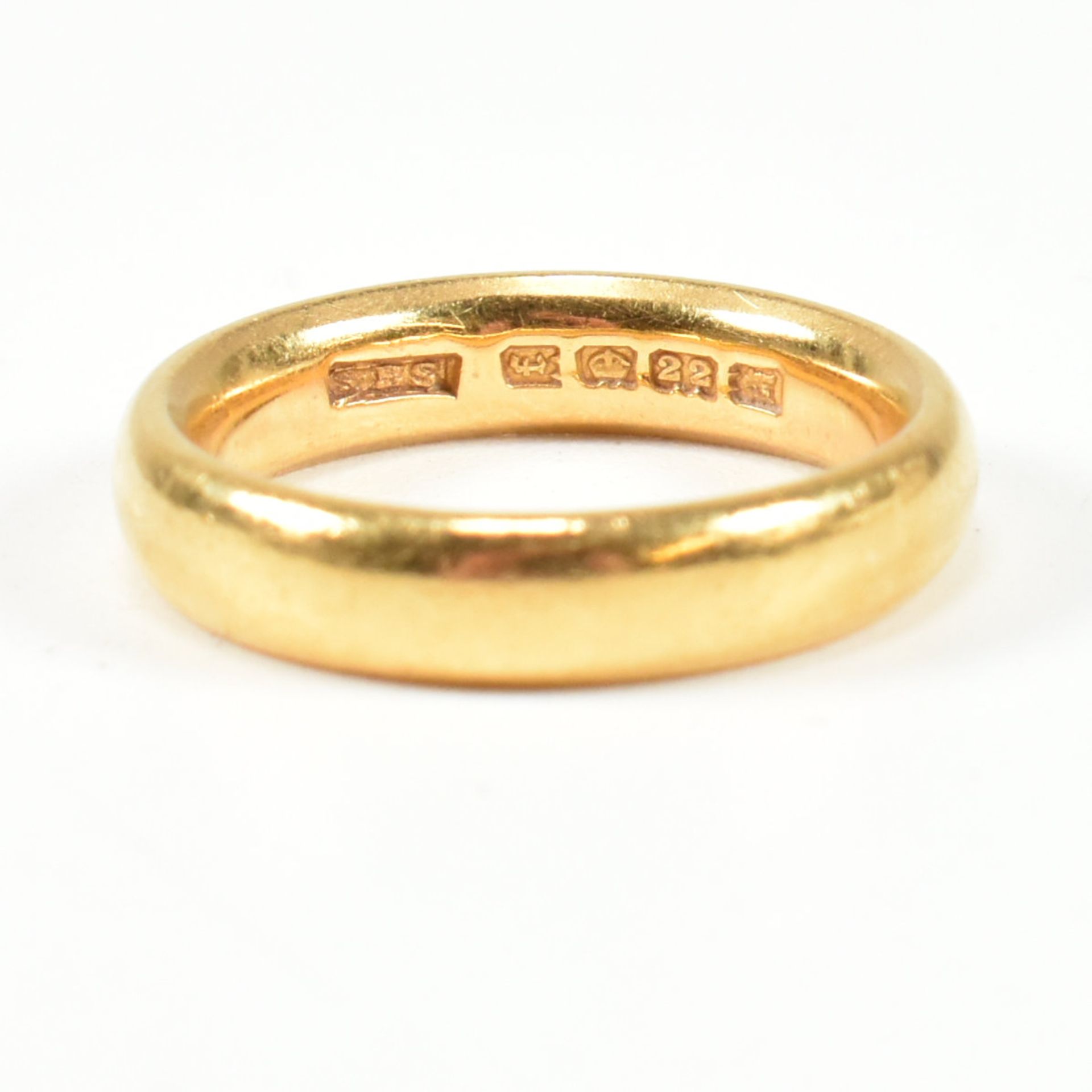 HALLMARKED 22CT GOLD BAND RING - Bild 4 aus 6