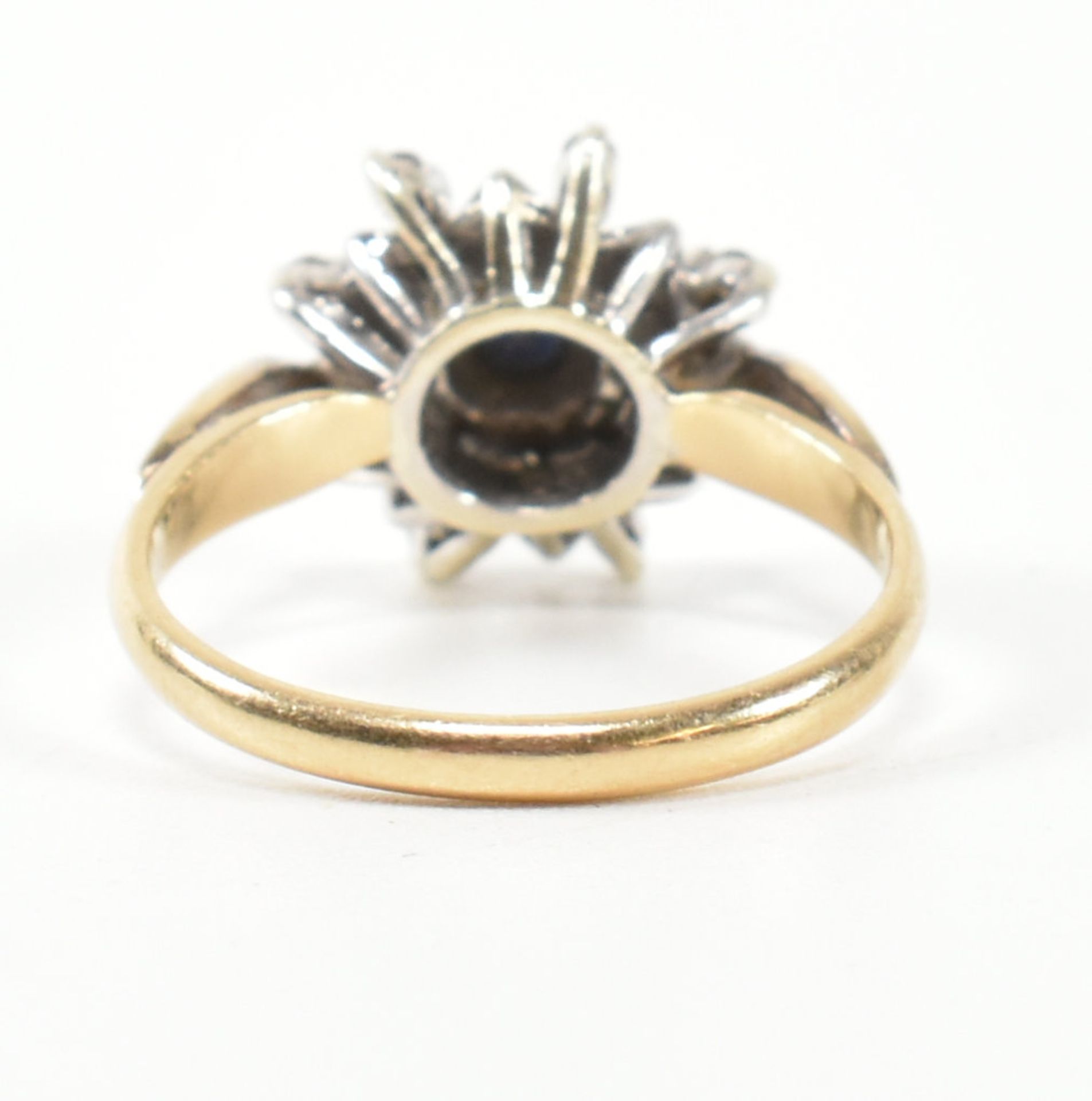 HALLMARKED 9CT GOLD DIAMOND & SAPPHIRE CLUSTER RING - Image 5 of 7