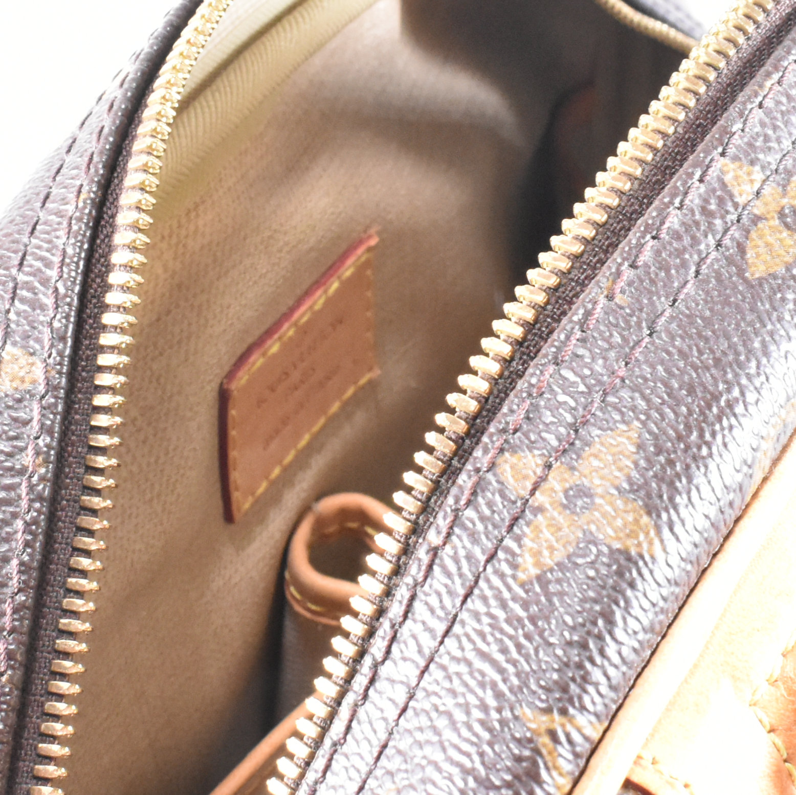 LOUIS VUITTON TROUVILLE MONOGRAM HANDBAG - Image 8 of 10