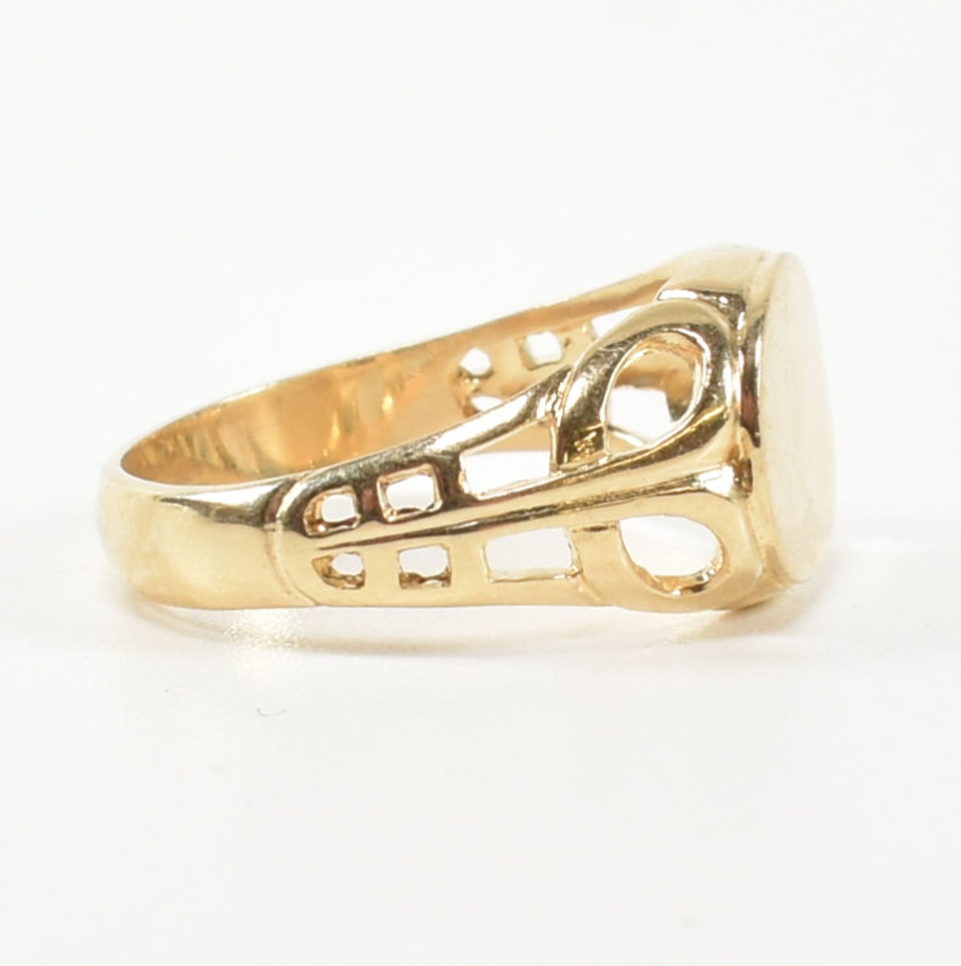 HALLMARKED 9CT GOLD SIGNET RING - Image 2 of 7