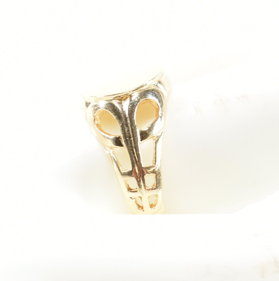 HALLMARKED 9CT GOLD SIGNET RING - Image 7 of 7