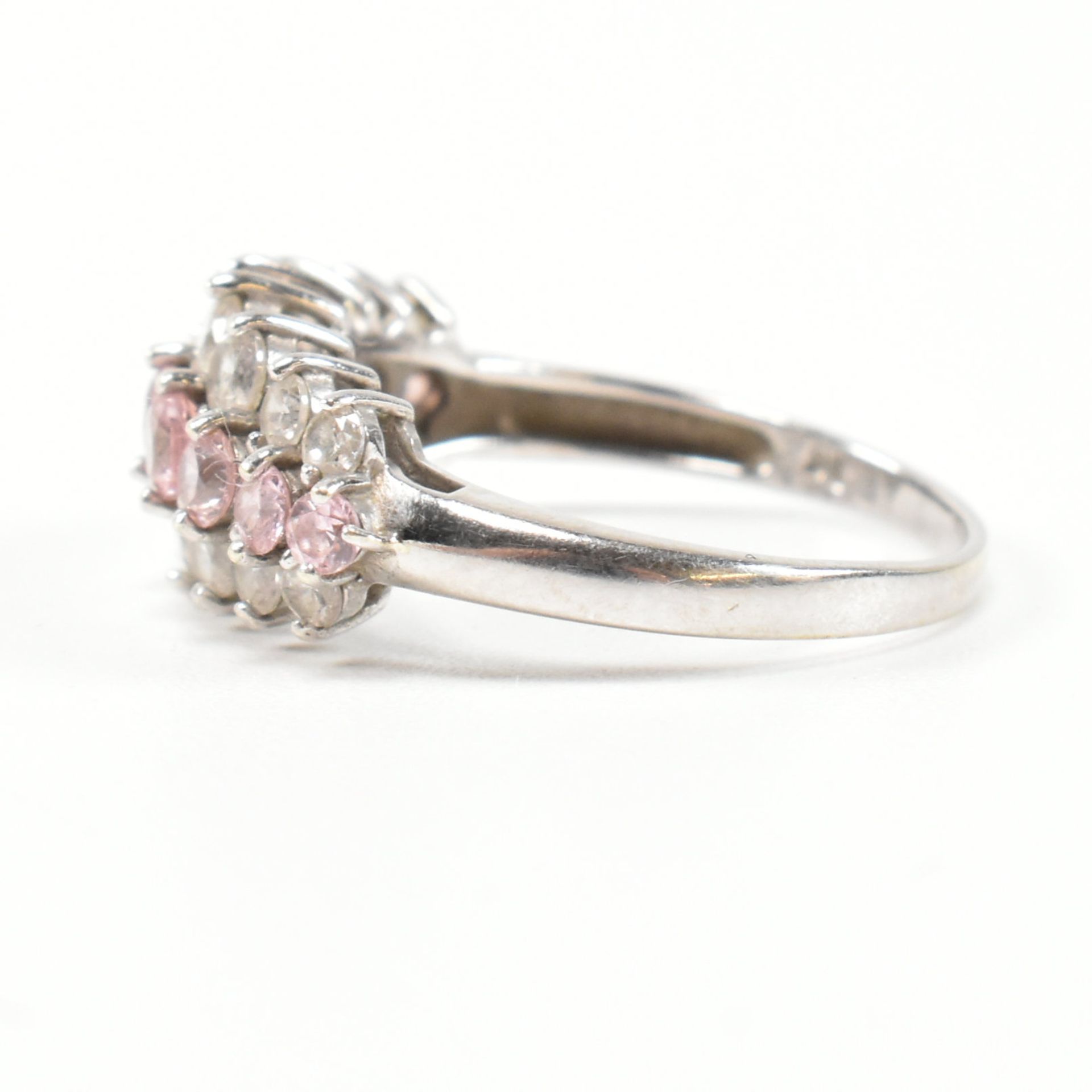 HALLMARKED 9CT WHITE GOLD & CZ CLUSTER RING - Image 4 of 10