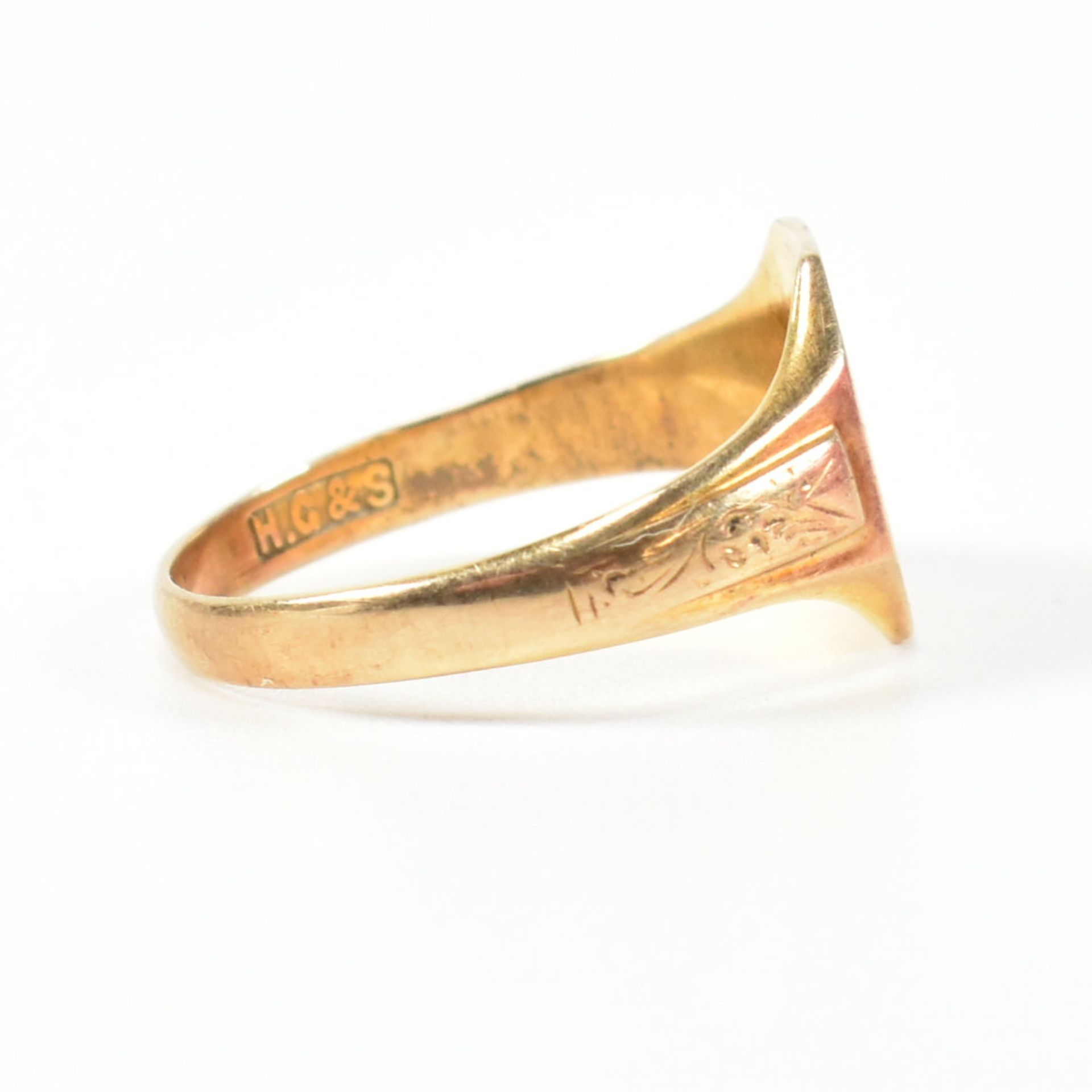 HALLMARKED 9CT GOLD ENGRAVED SIGNET RING - Bild 2 aus 8