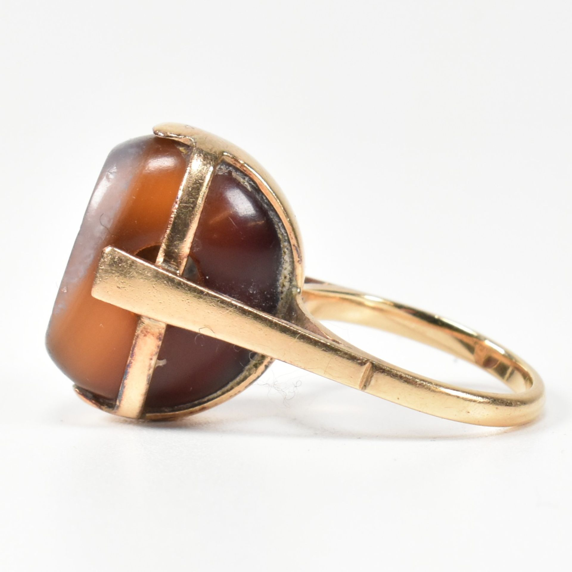 14CT GOLD & CARVED AGATE INTAGLIO SEAL RING - Image 2 of 8