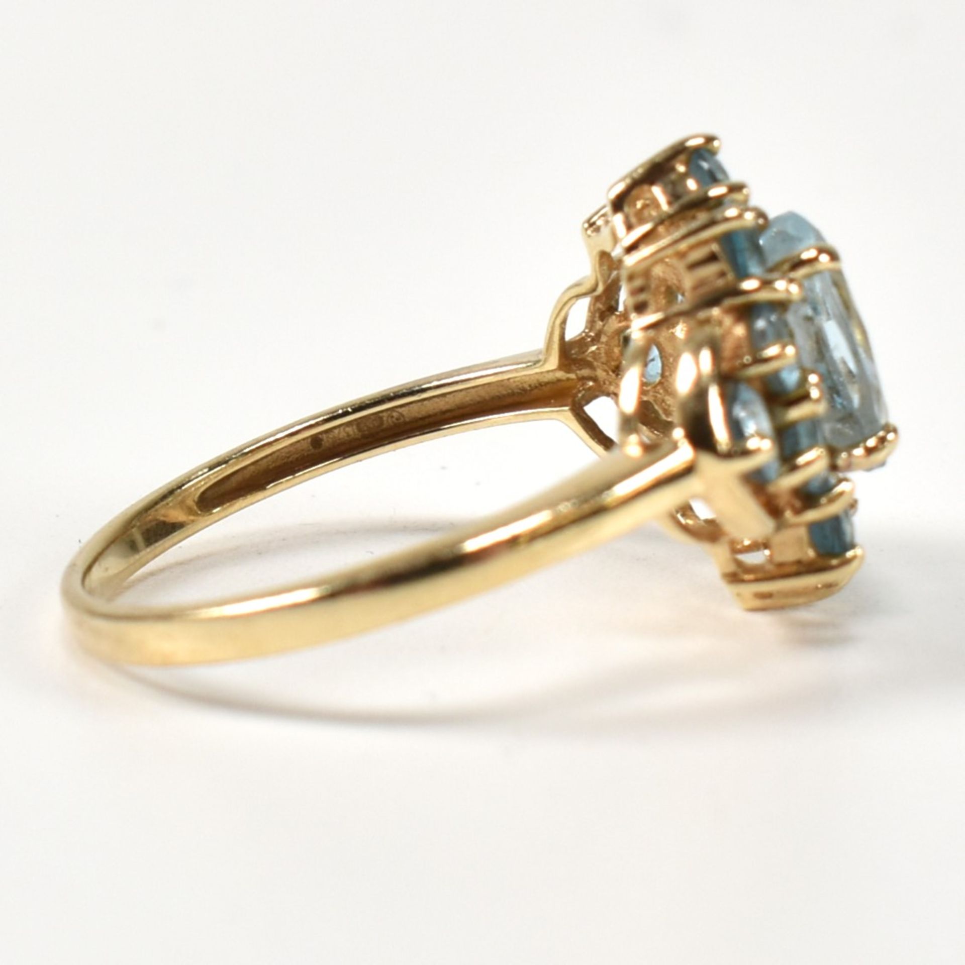 HALLMARKED 9CT GOLD & TOPAZ CLUSTER RING - Image 3 of 8