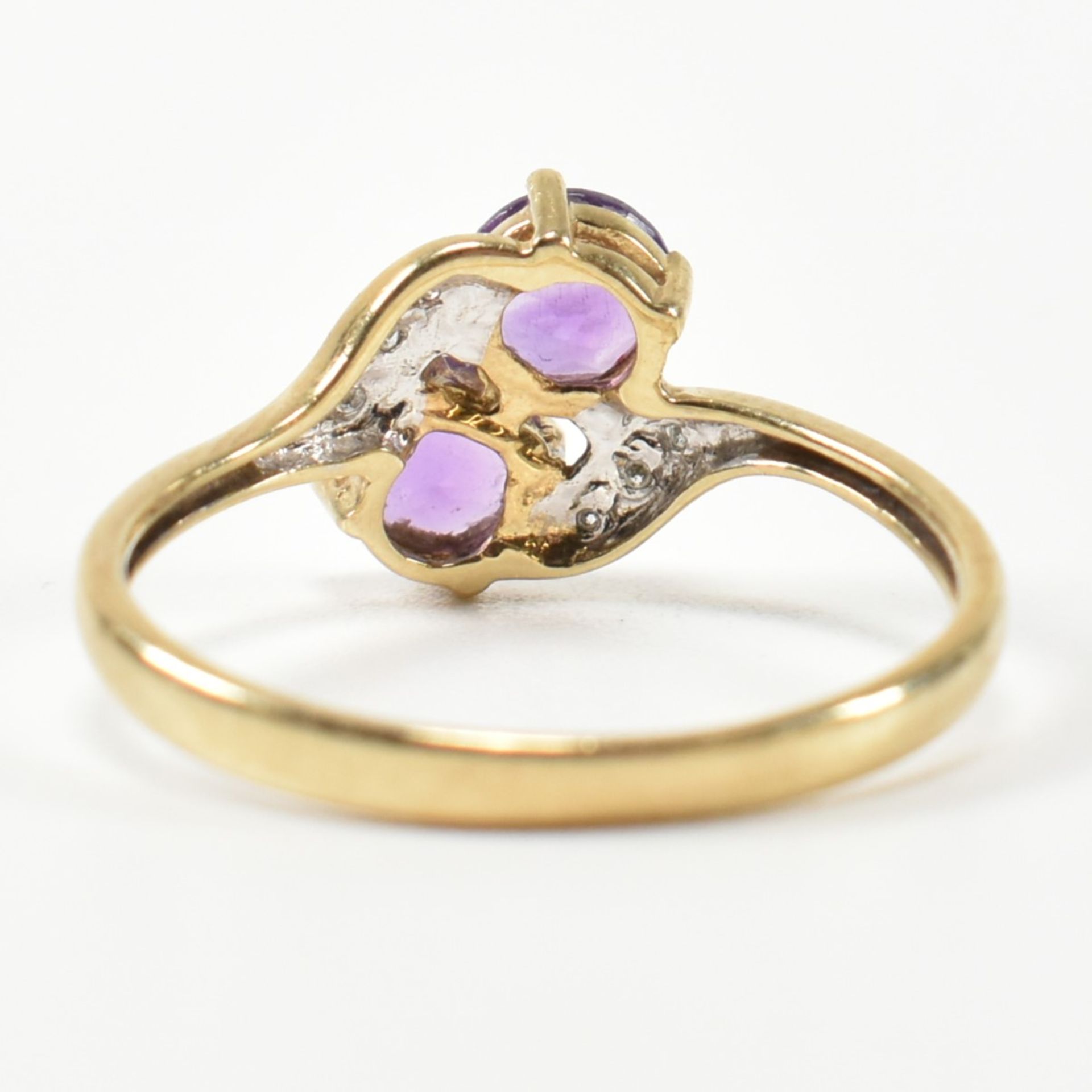 HALLMARKED 9CT GOLD AMETHYST & DIAMOND CROSS OVER RING - Bild 2 aus 10