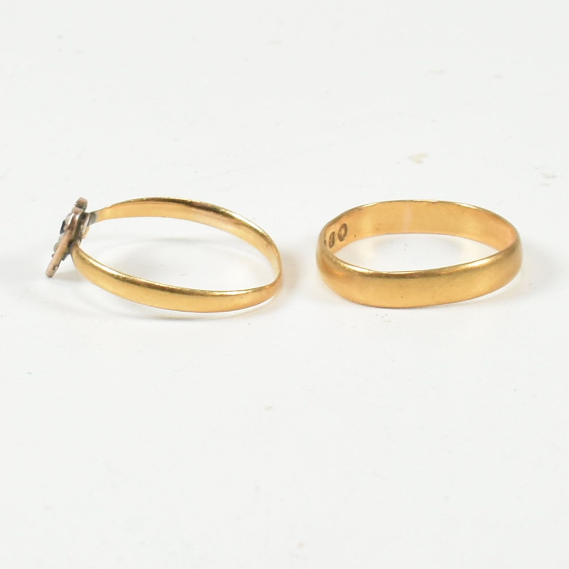 VICTORIAN HALLMARKED 22CT GOLD BAND RING & HALLMARKED 14CT GOLD & SEED PEARL HEART RING - Image 4 of 7