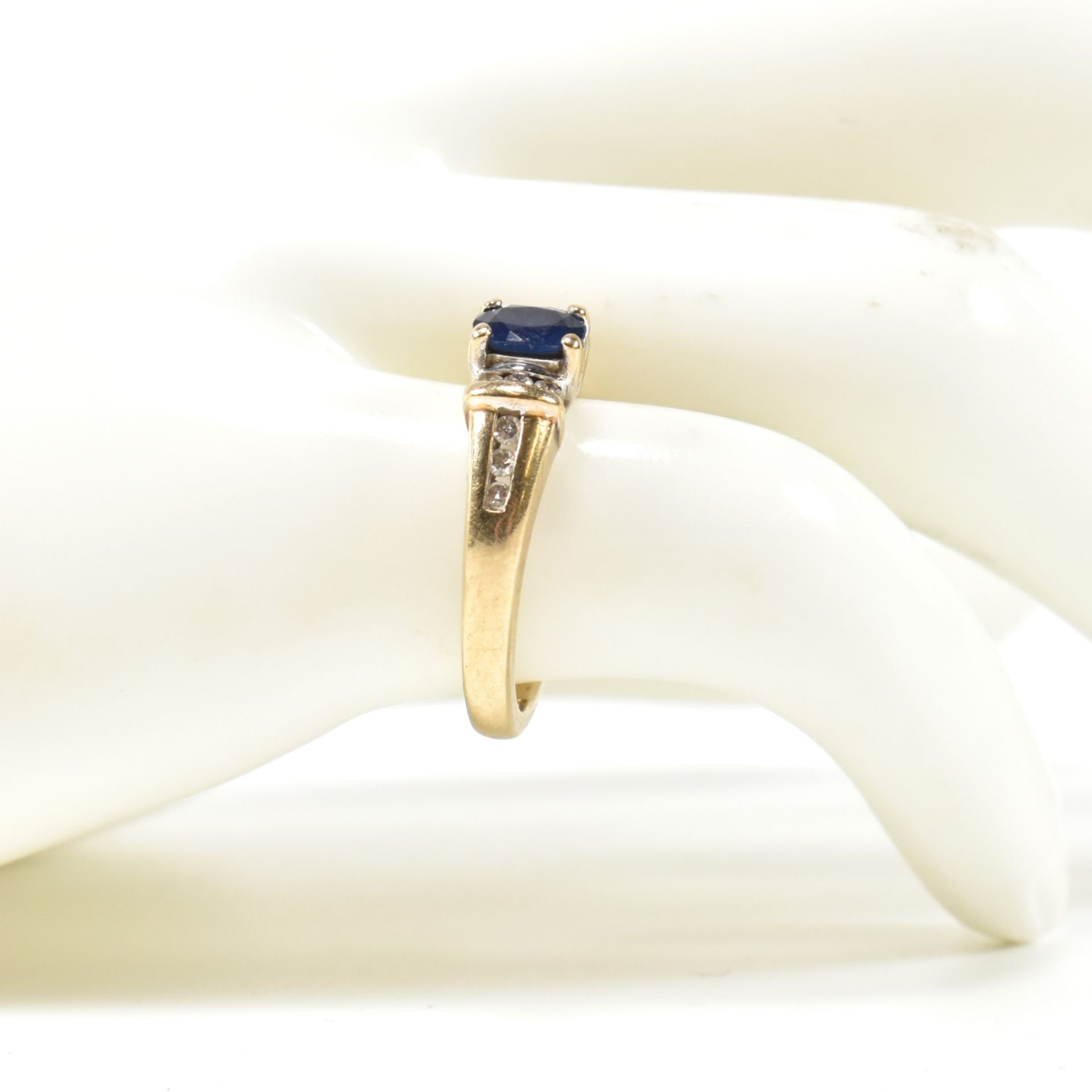 HALLMARKED 9CT GOLD SAPPHIRE & DIAMOND RING - Image 8 of 8