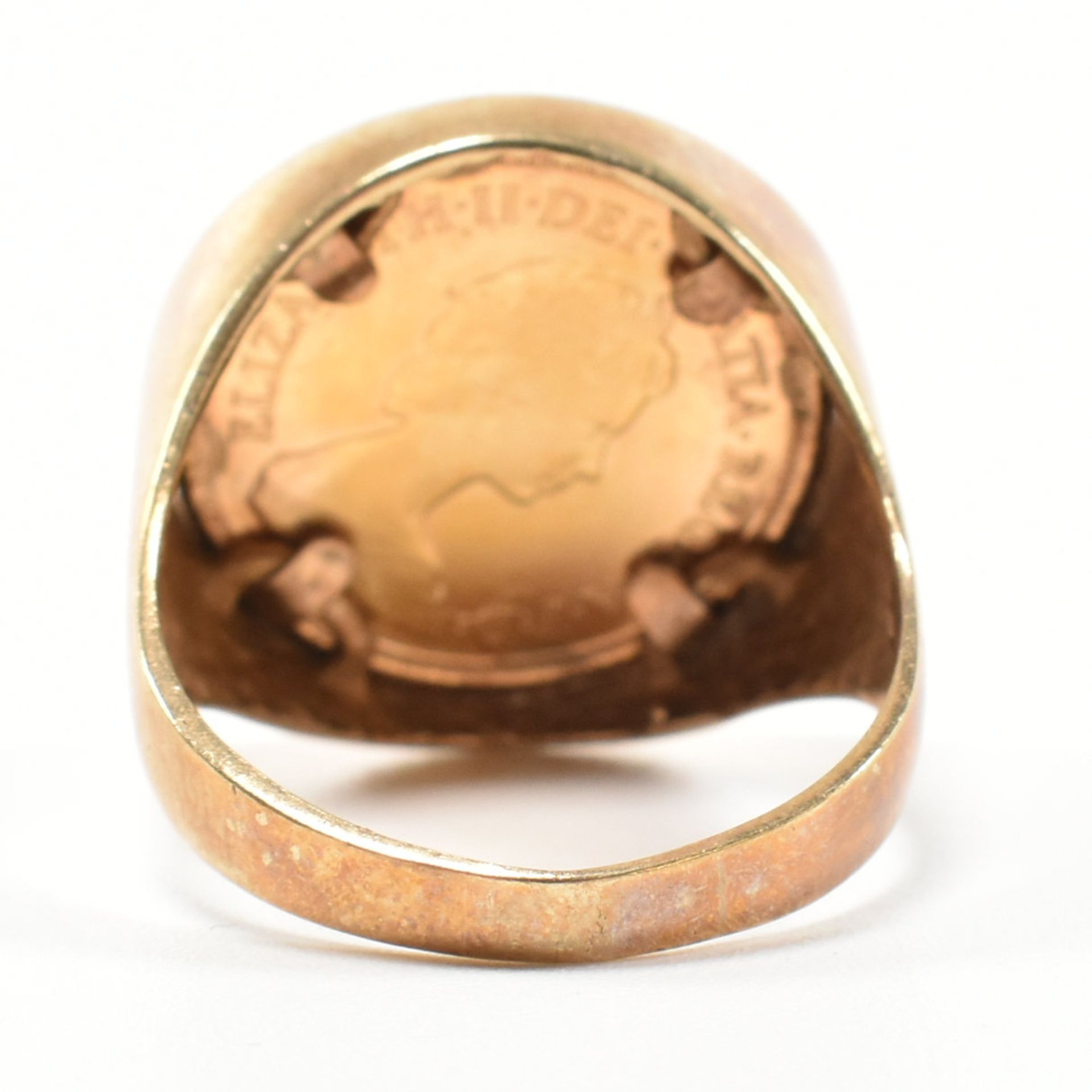 HALLMARKED 9CT GOLD HALF SOVERIEGN MOUNTED SIGNET RING - Image 3 of 9