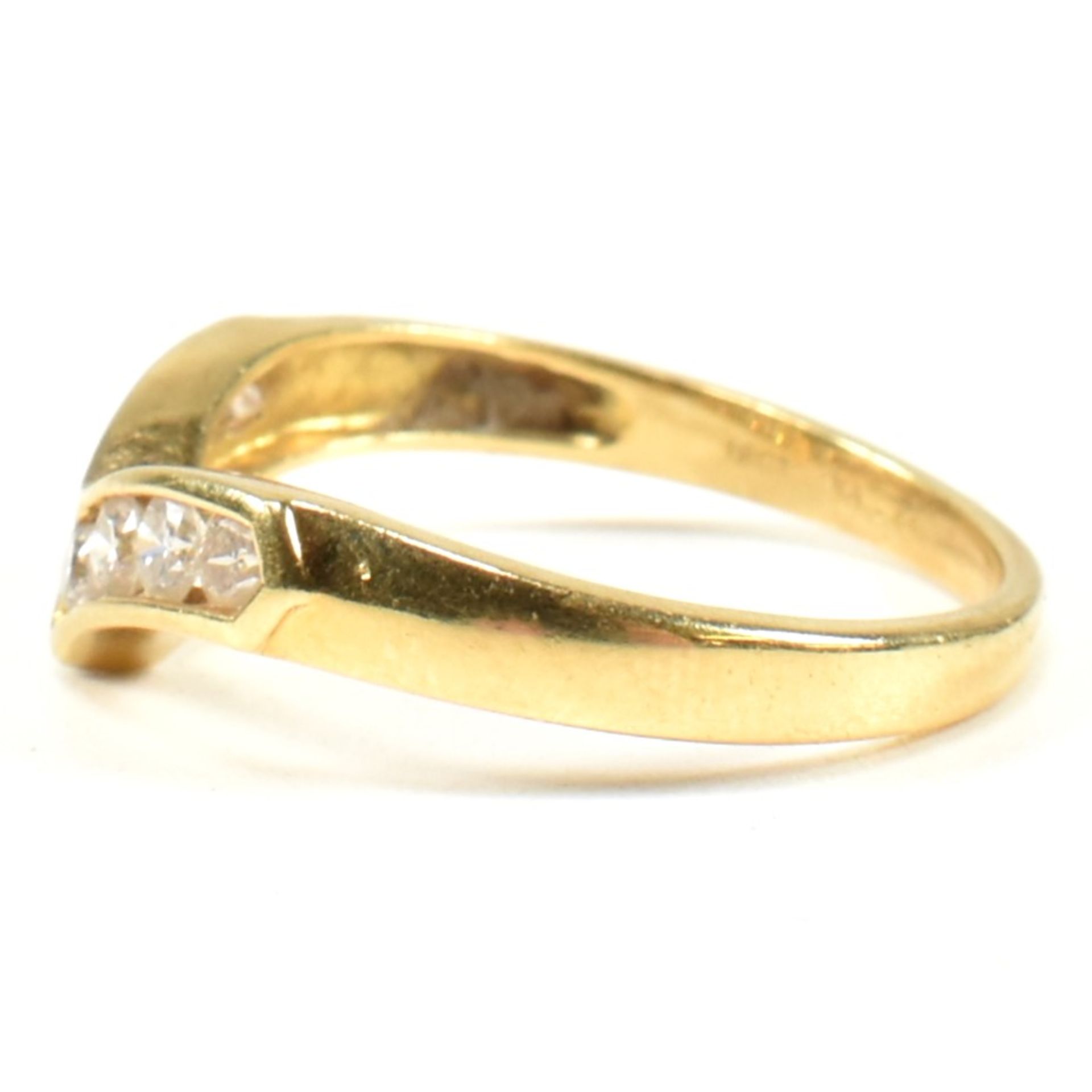 HALLMARKED 18CT GOLD & DIAMOND WISHBONE RING - Image 7 of 9