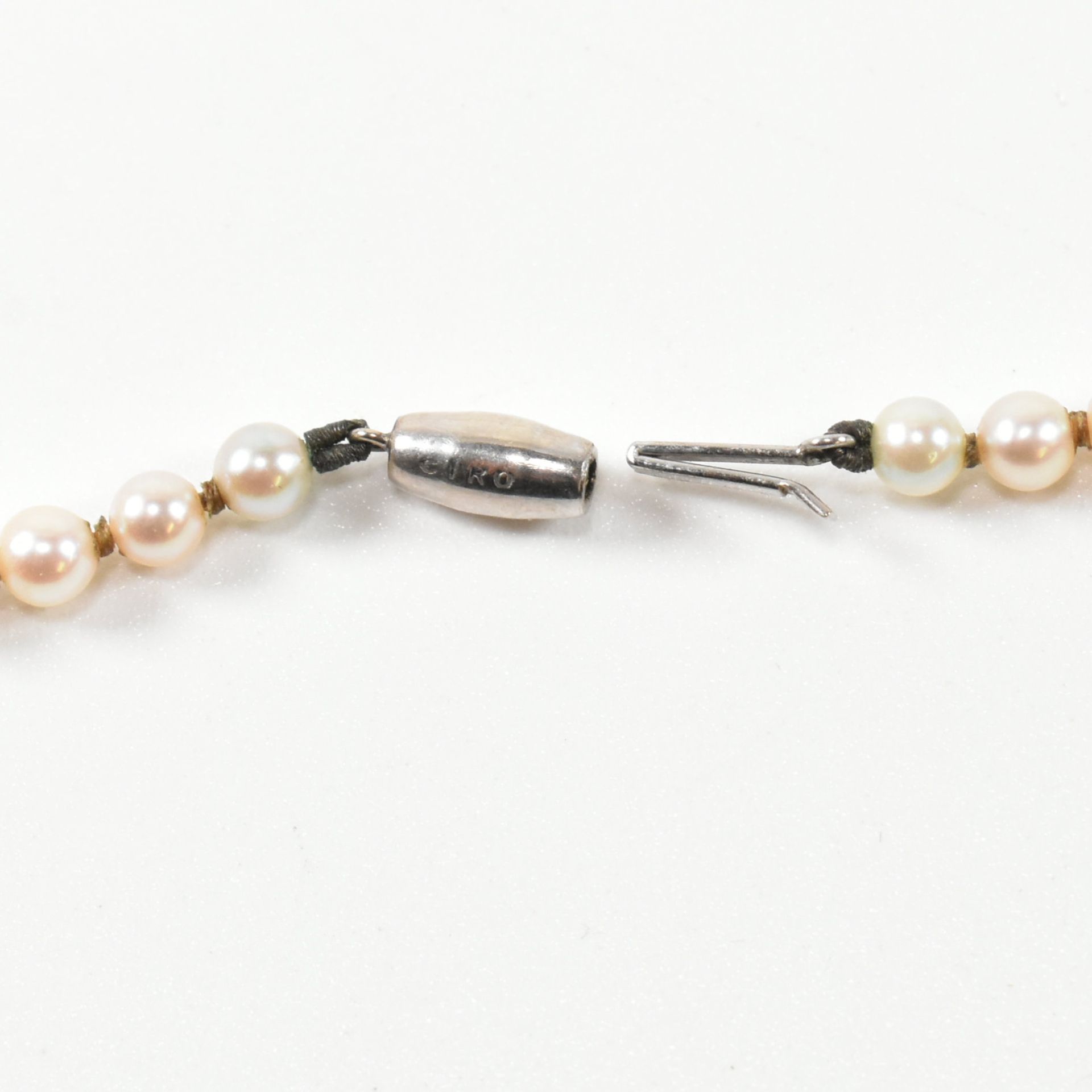 9CT WHITE GOLD & CULTURED PEARL NECKLACE - Image 3 of 5