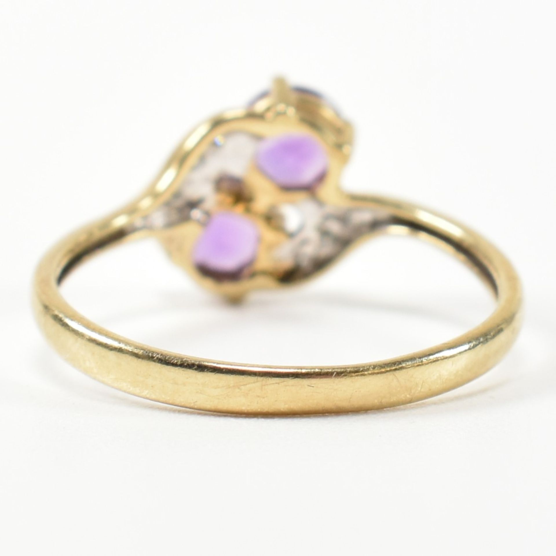 HALLMARKED 9CT GOLD AMETHYST & DIAMOND CROSS OVER RING - Image 3 of 10