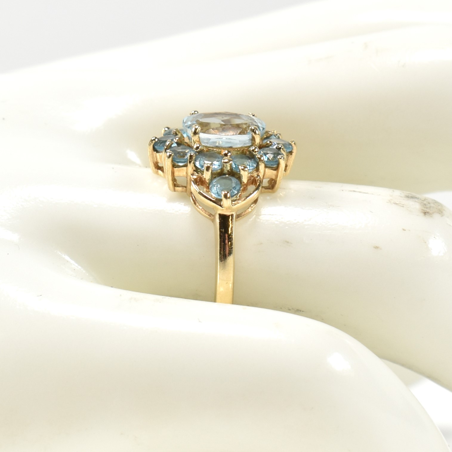 HALLMARKED 9CT GOLD & TOPAZ CLUSTER RING - Bild 8 aus 8