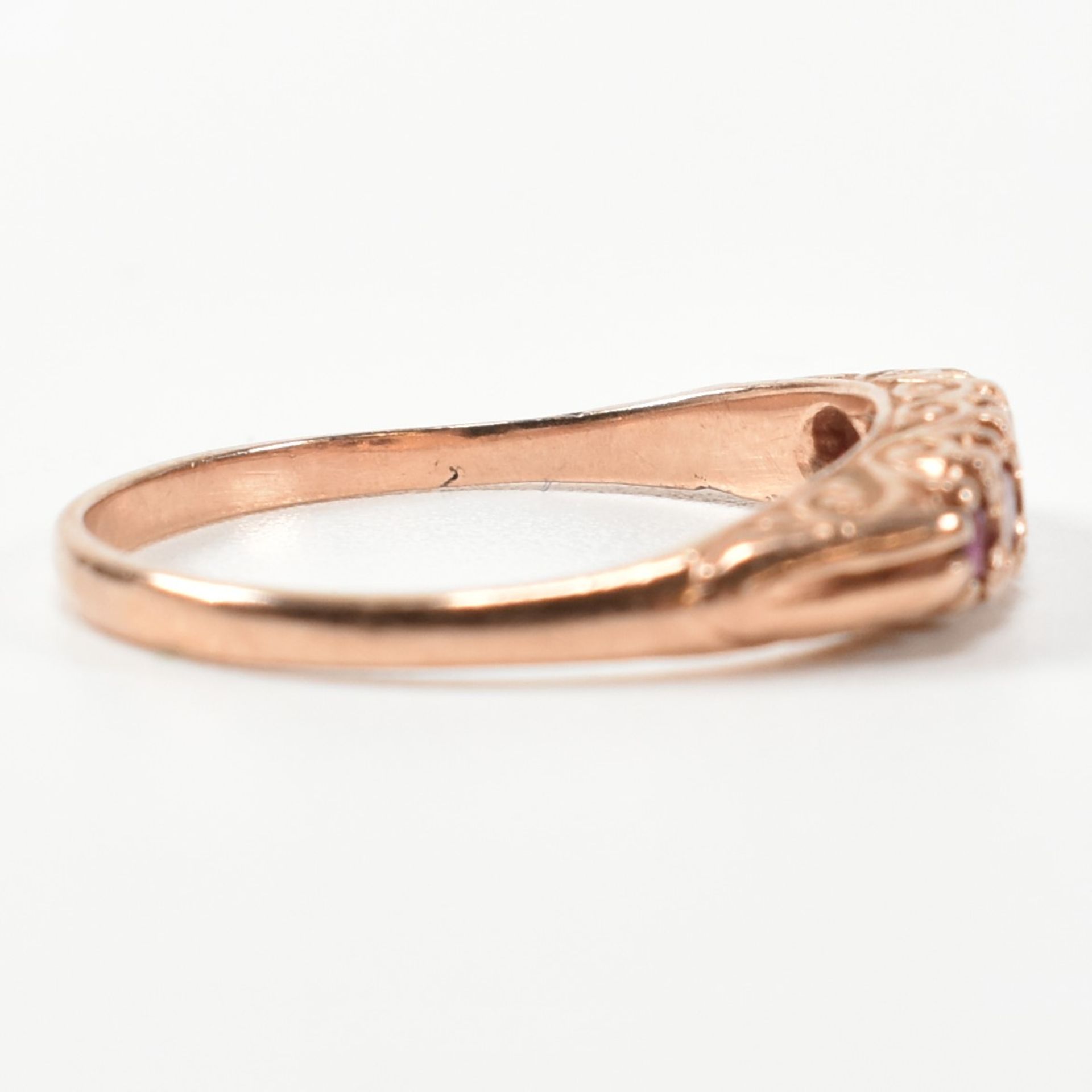 HALLMARKED 9CT ROSE GOLD & RUBY FIVE STONE GYPSY RING - Image 7 of 9