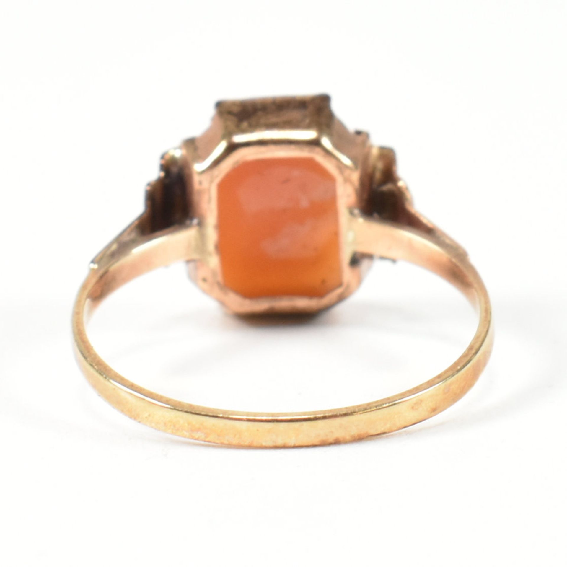 9CT GOLD CAMEO RING - Image 5 of 7