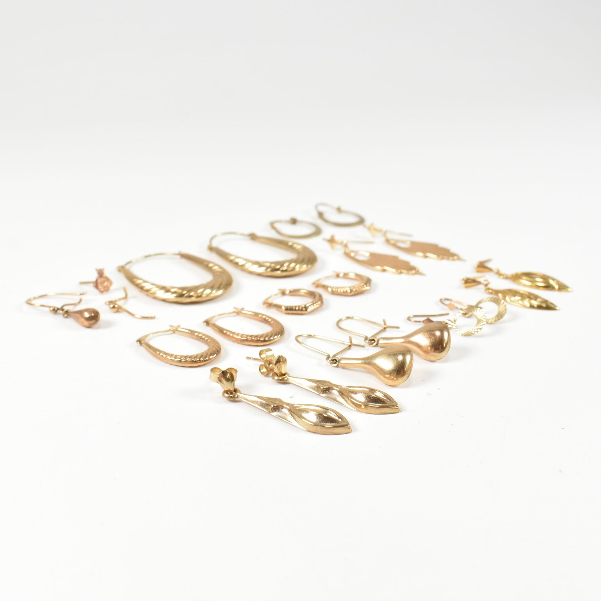 COLLECTION OF 9CT GOLD HOOP & PENDANT EARRINGS - Image 6 of 6