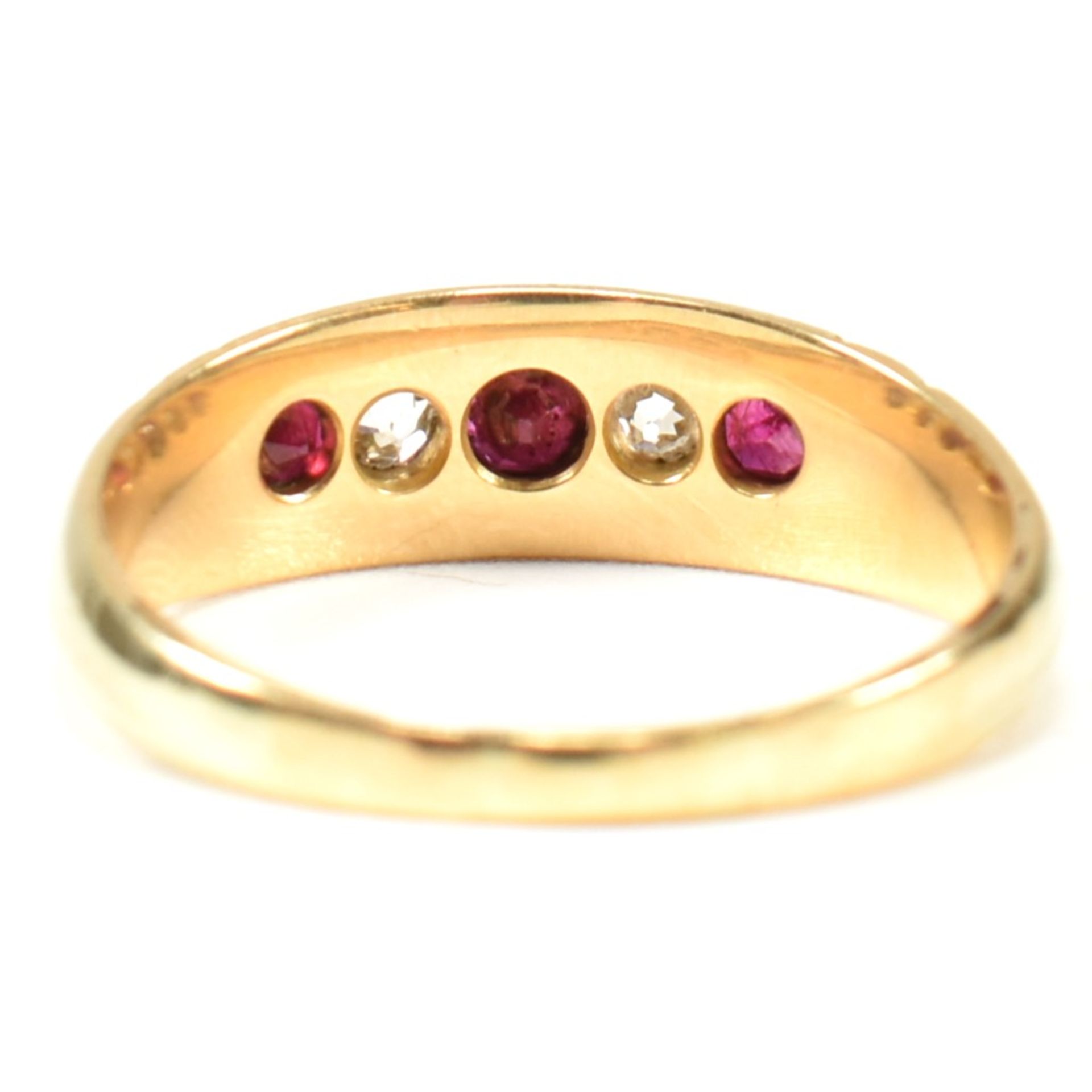 VICTORIAN 18CT GOLD RUBY & DIAMOND FIVE STONE RING - Bild 2 aus 9