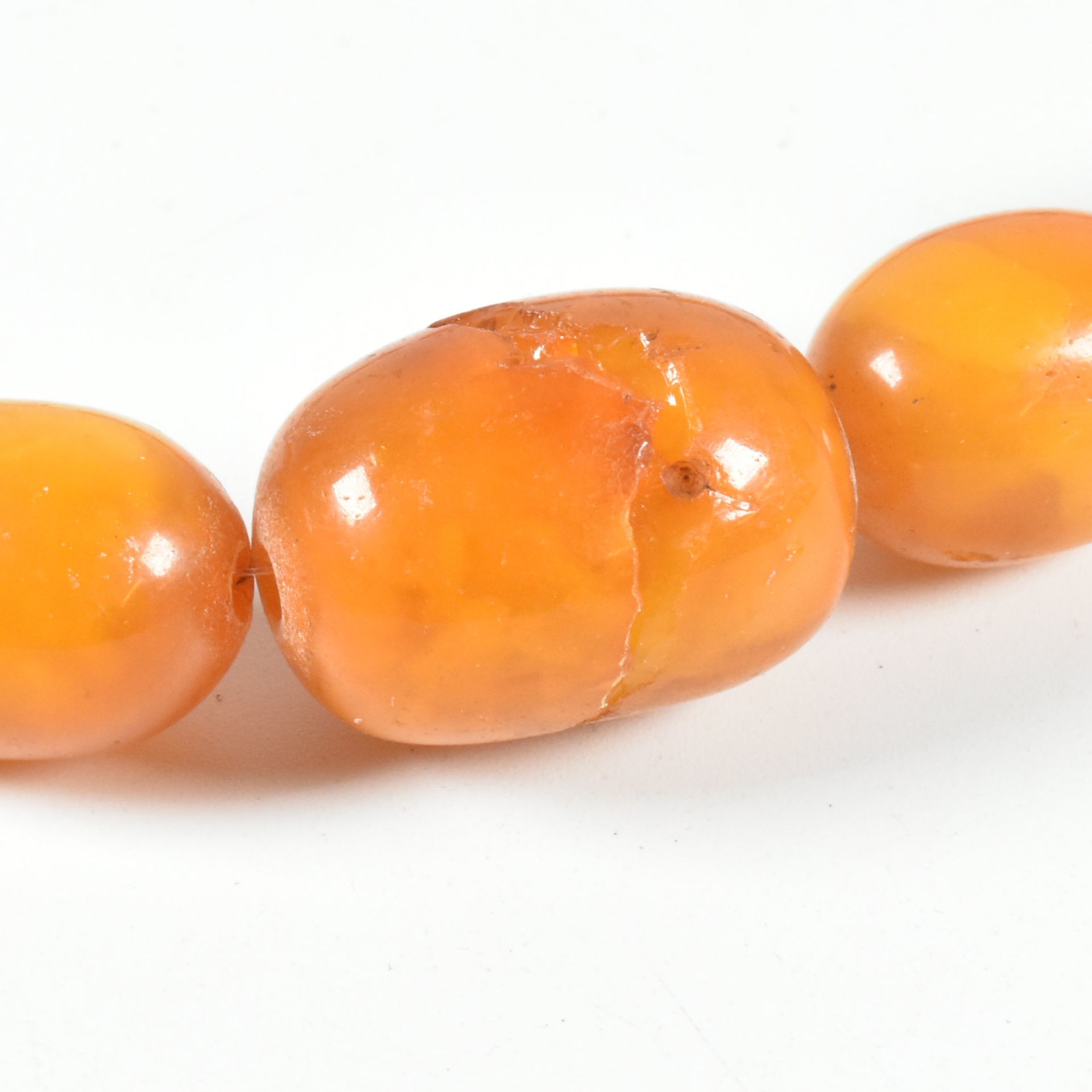 VINTAGE AMBER BEAD NECKLACE - Image 6 of 12