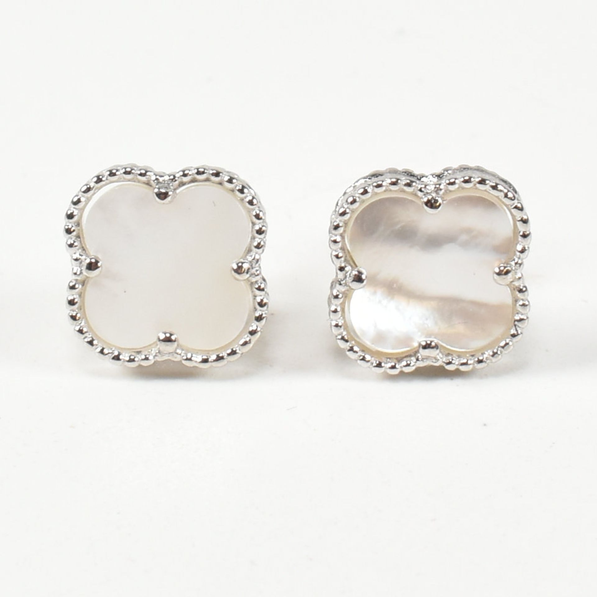 PAIR OF 925 SILVER MOTHER OF PEARL STUD EARRINGS