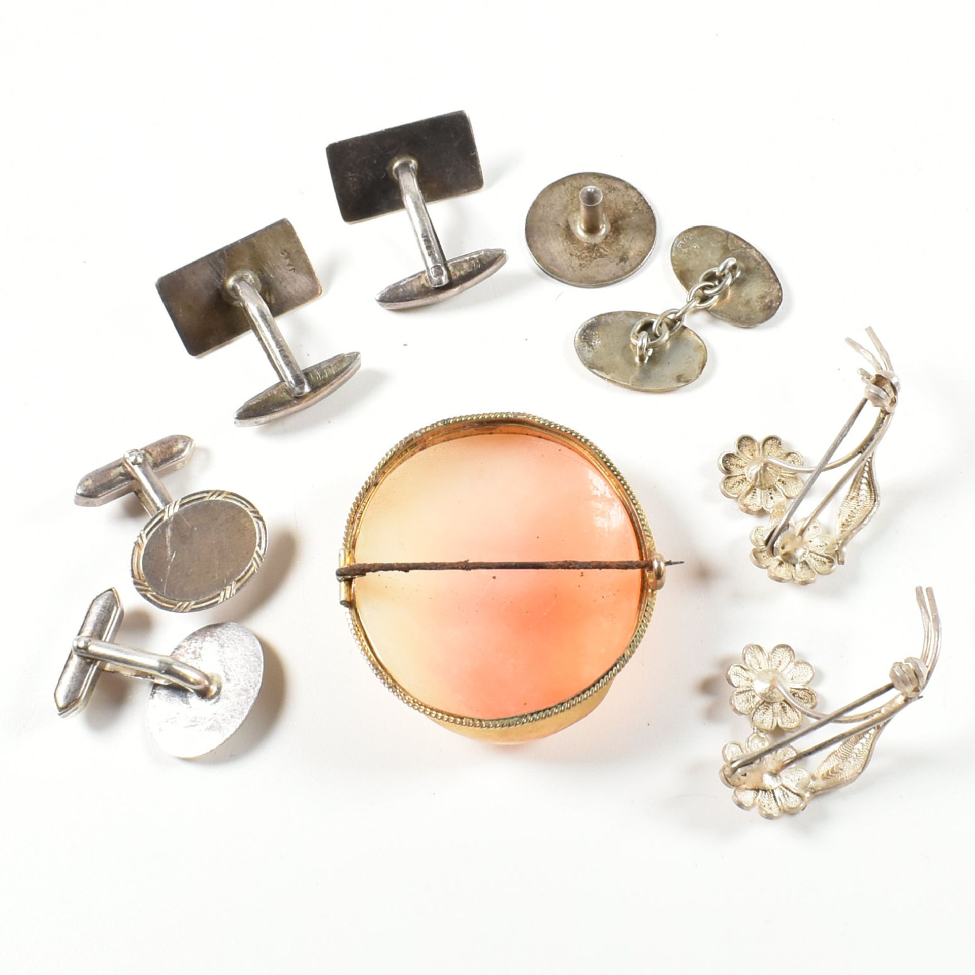 COLLECTION OF SILVER JEWELLERY INCLUDING CAMEO BROOCH PIN - Image 7 of 7