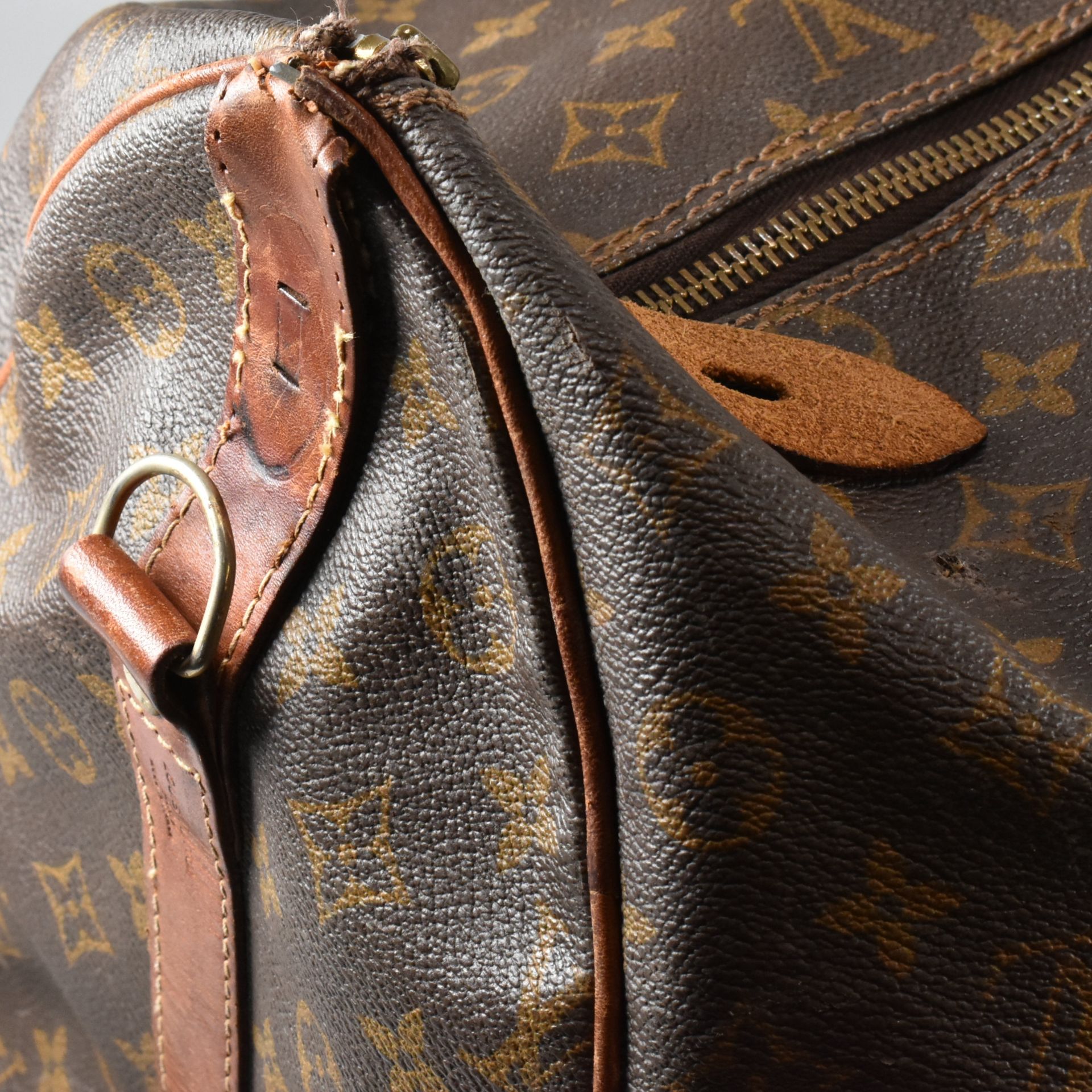 LOUIS VUITTON KEEPALL BANDOULIERE 55 MONOGRAM TRAVEL BAG - Image 4 of 14