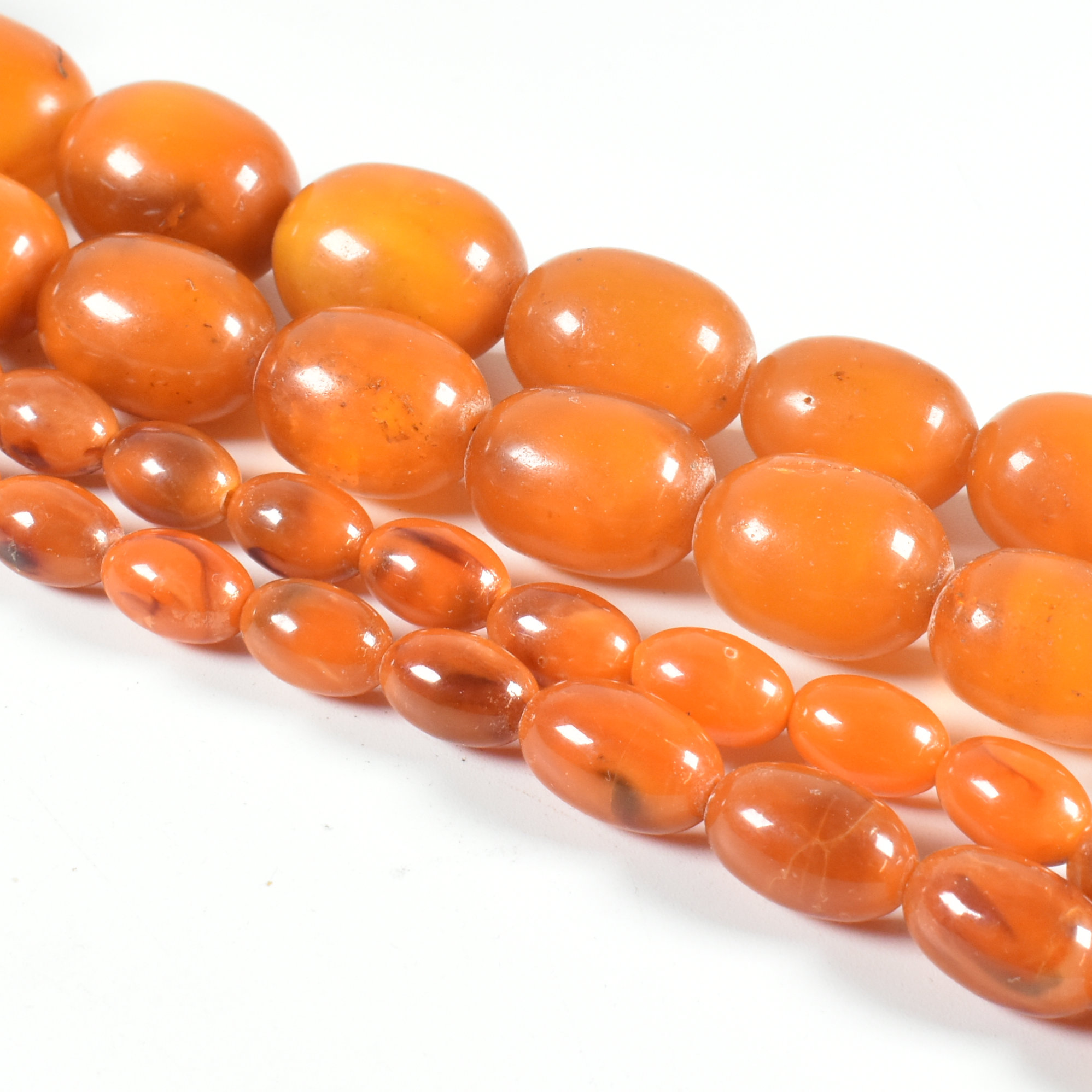 VINTAGE AMBER BEAD NECKLACE - Image 12 of 12