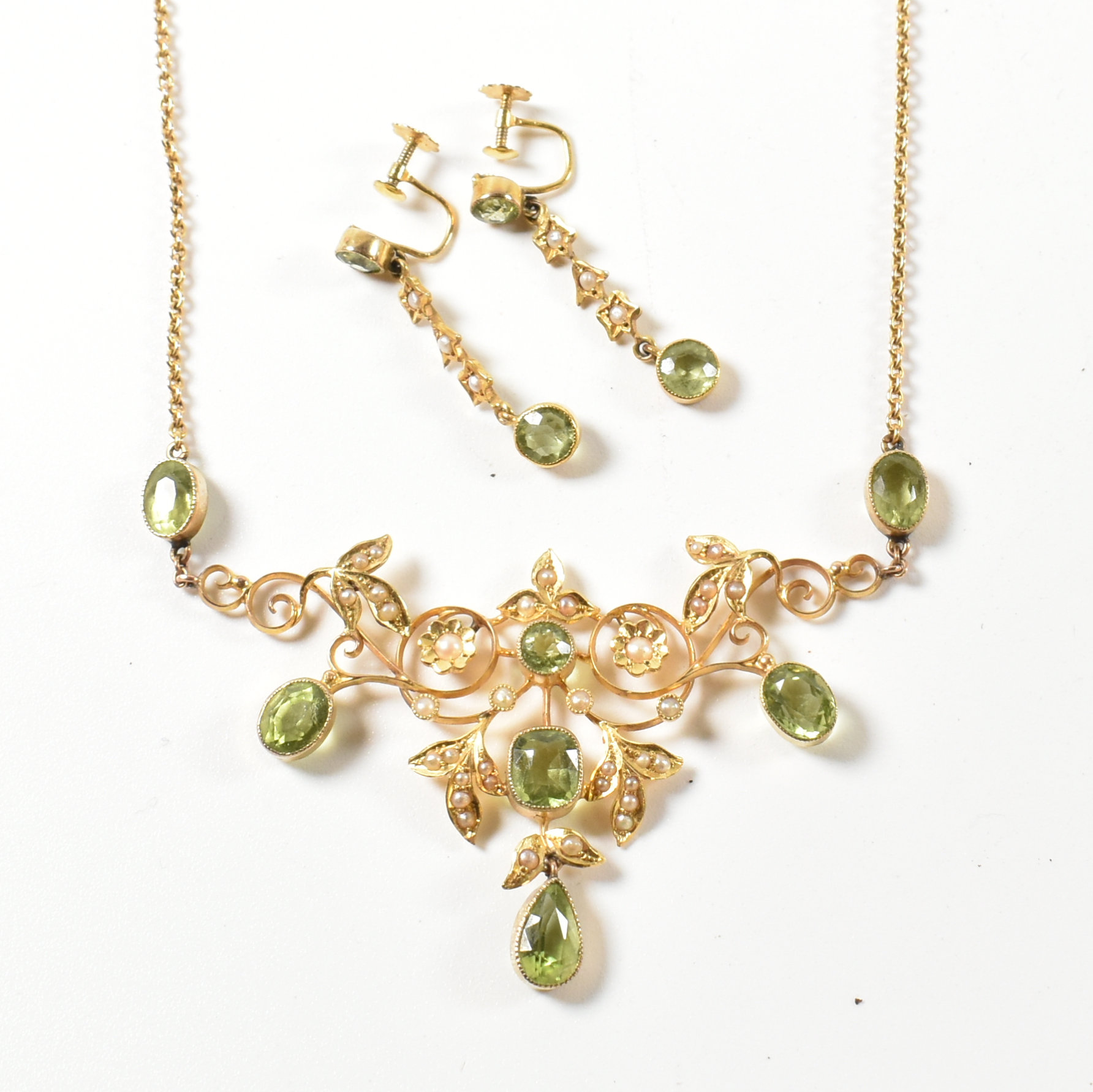 EDWARDIAN 9CT GOLD PERIDOT & PEARL NECKLACE & EARRING SUITE