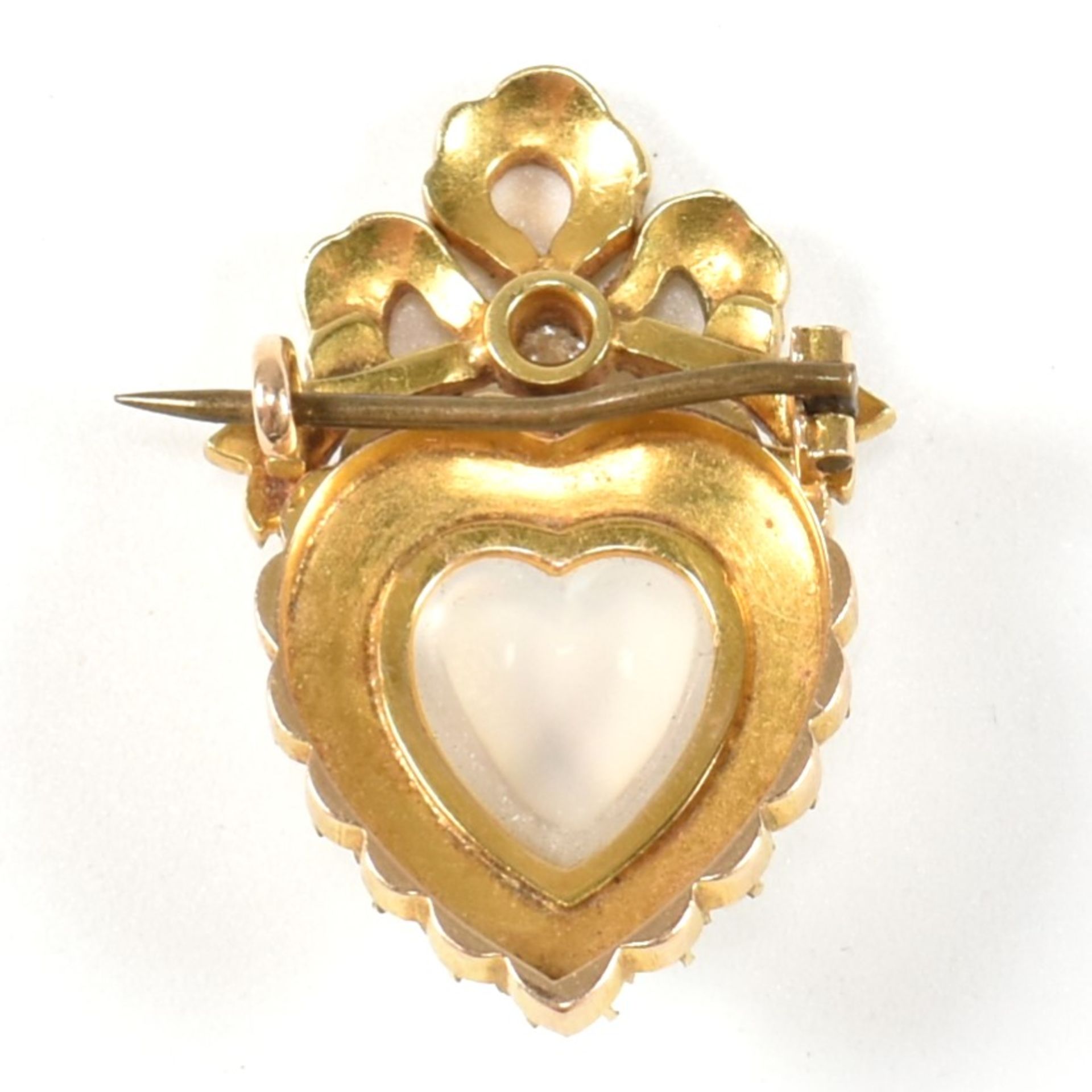 19TH CENTURY GOLD MOONSTONE & PEARL HEART BROOCH PIN - Image 2 of 7