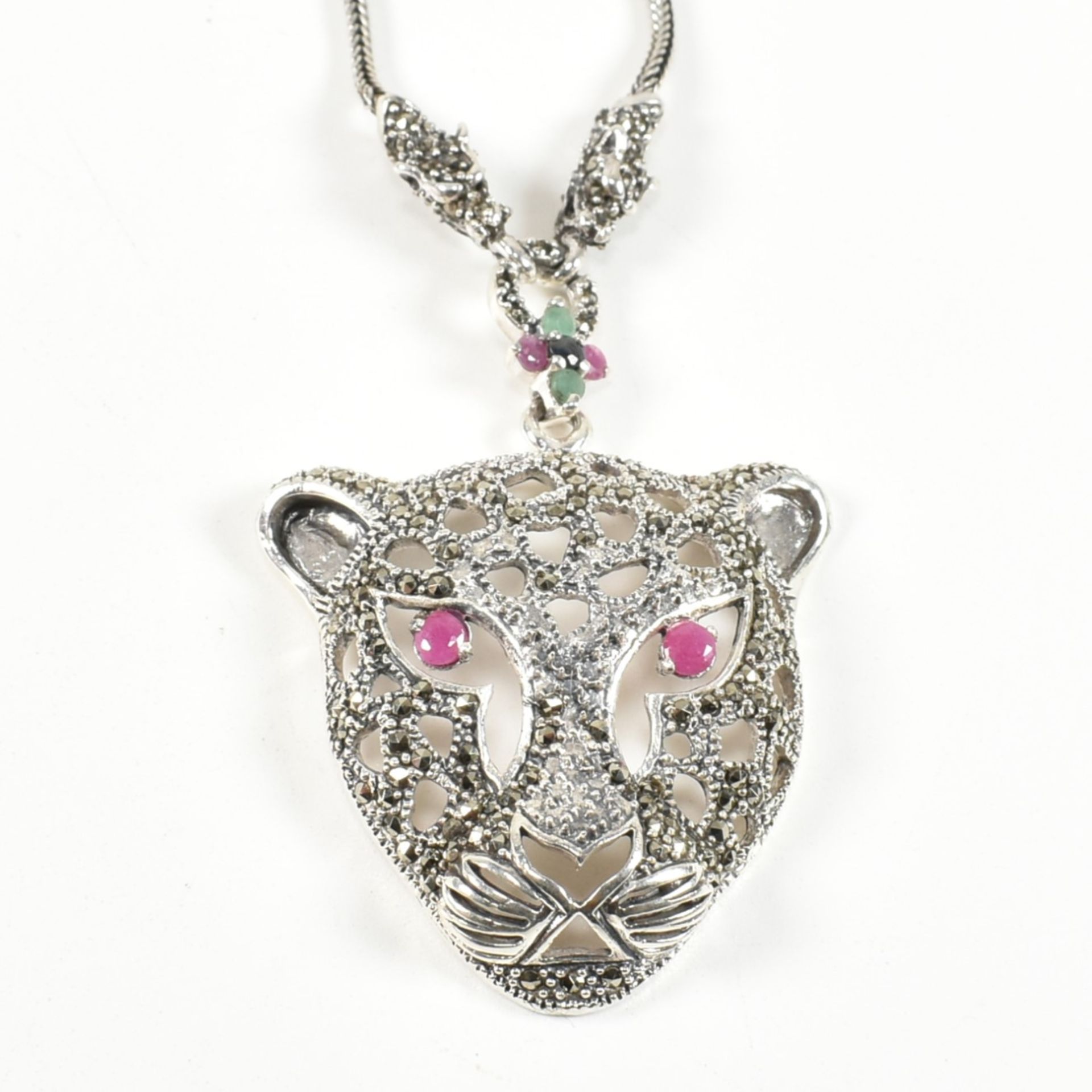 A SILVER GEM SET LEOPARDS HEAD PENDANT NECKLACE - Image 2 of 5