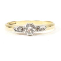 18CT GOLD & DIAMOND SOLITAIRE RING