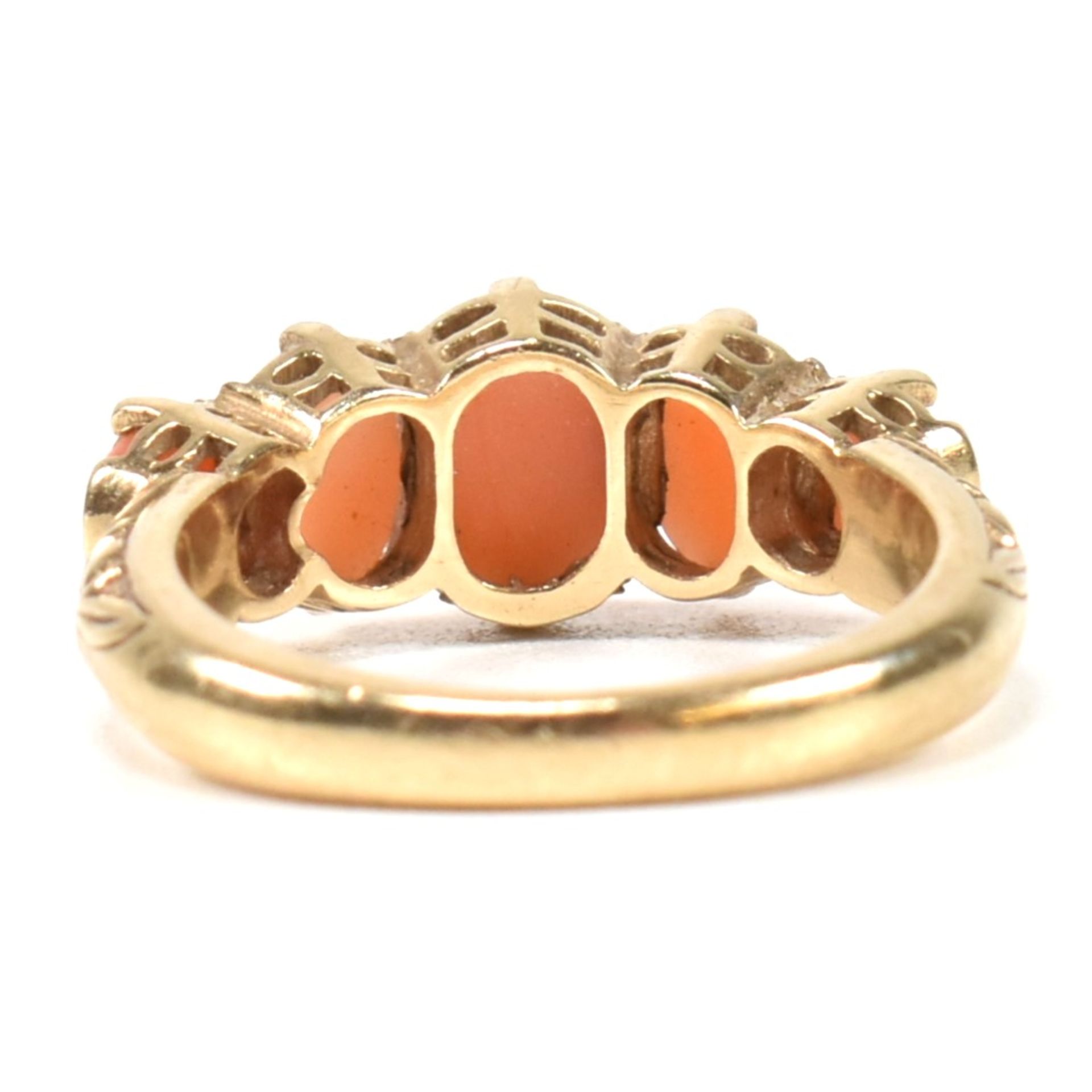 HALLMARKED 9CT GOLD & CORAL FIVE STONE RING - Image 5 of 8