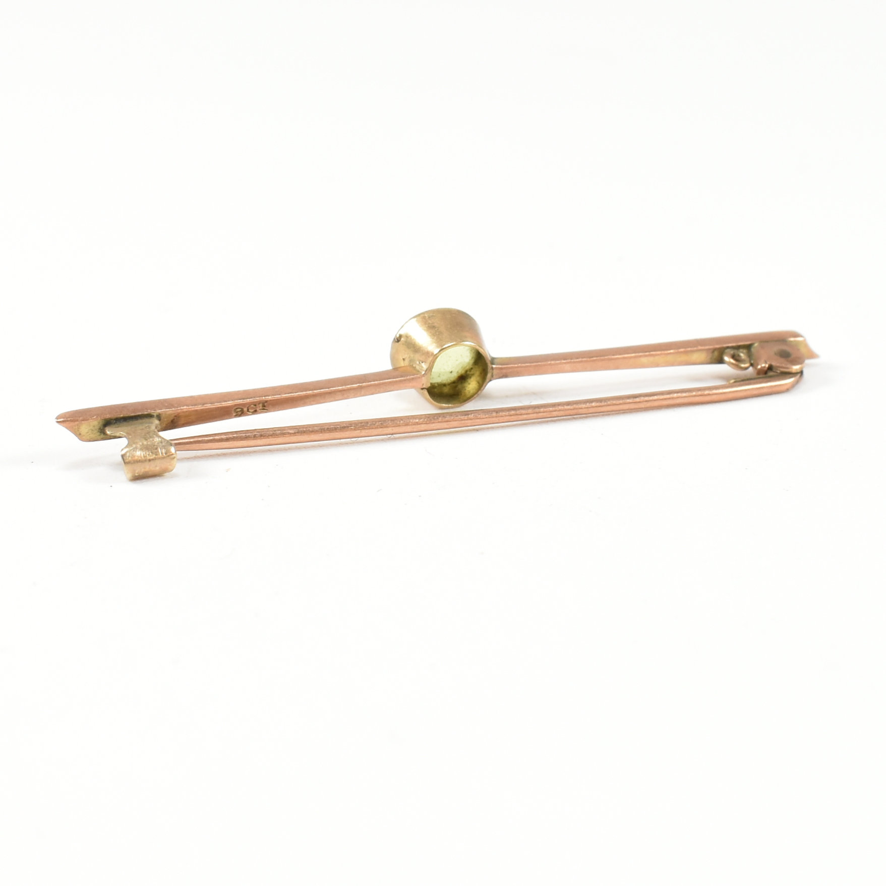 9CT GOLD & PERIDOT BAR BROOCH PIN - Image 3 of 5