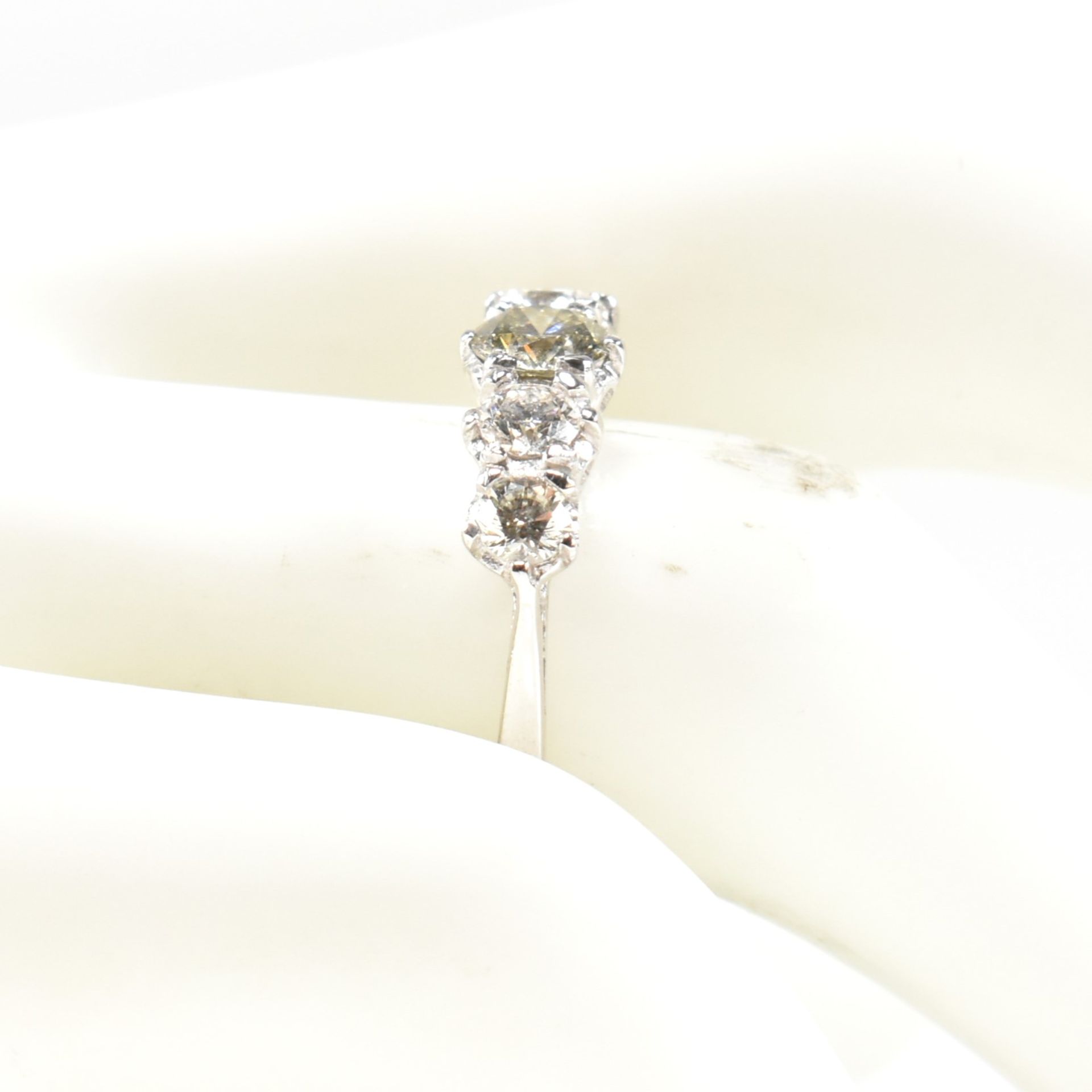 WHITE GOLD & DIAMOND FIVE STONE RING - Image 10 of 10