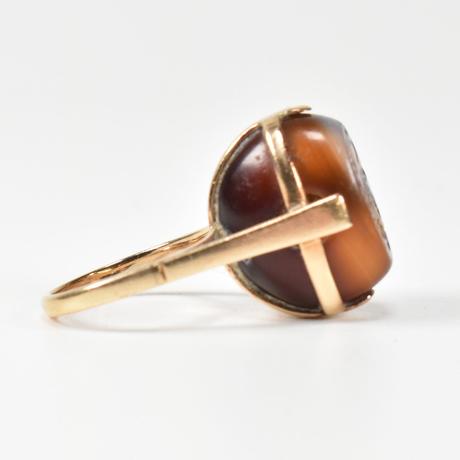 14CT GOLD & CARVED AGATE INTAGLIO SEAL RING - Image 7 of 8