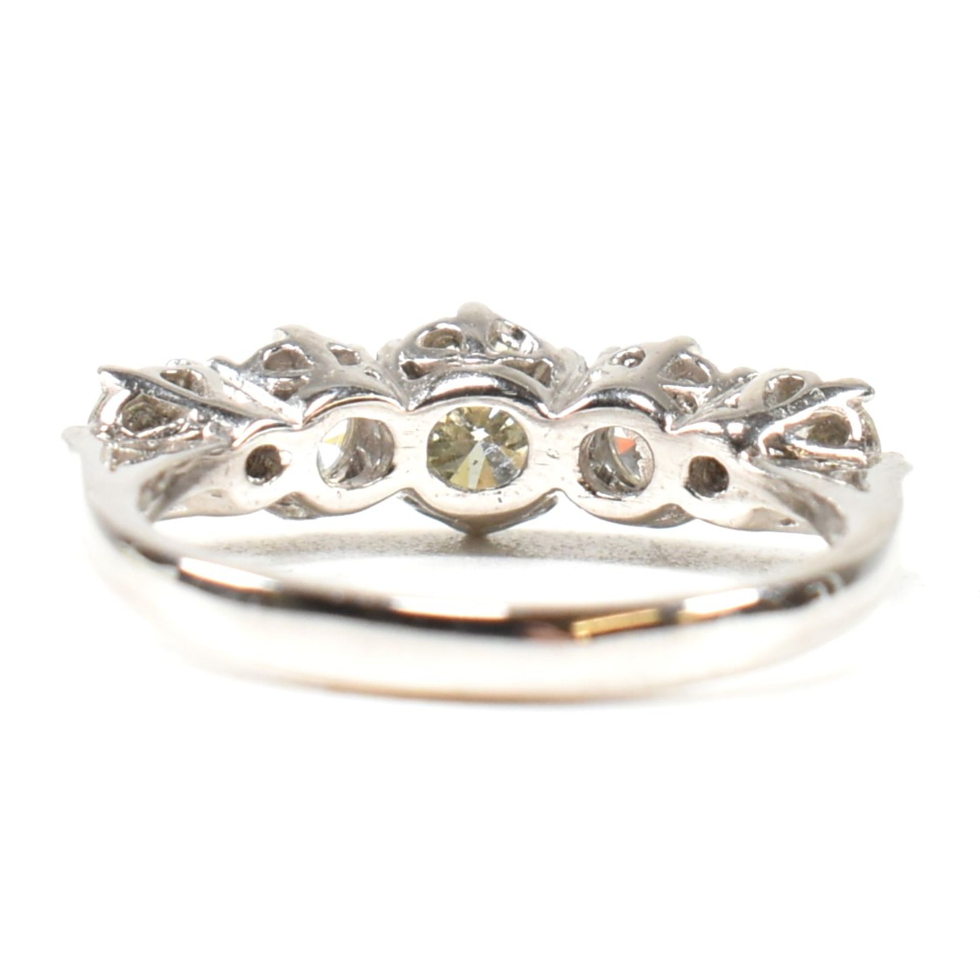 WHITE GOLD & DIAMOND FIVE STONE RING - Image 4 of 10